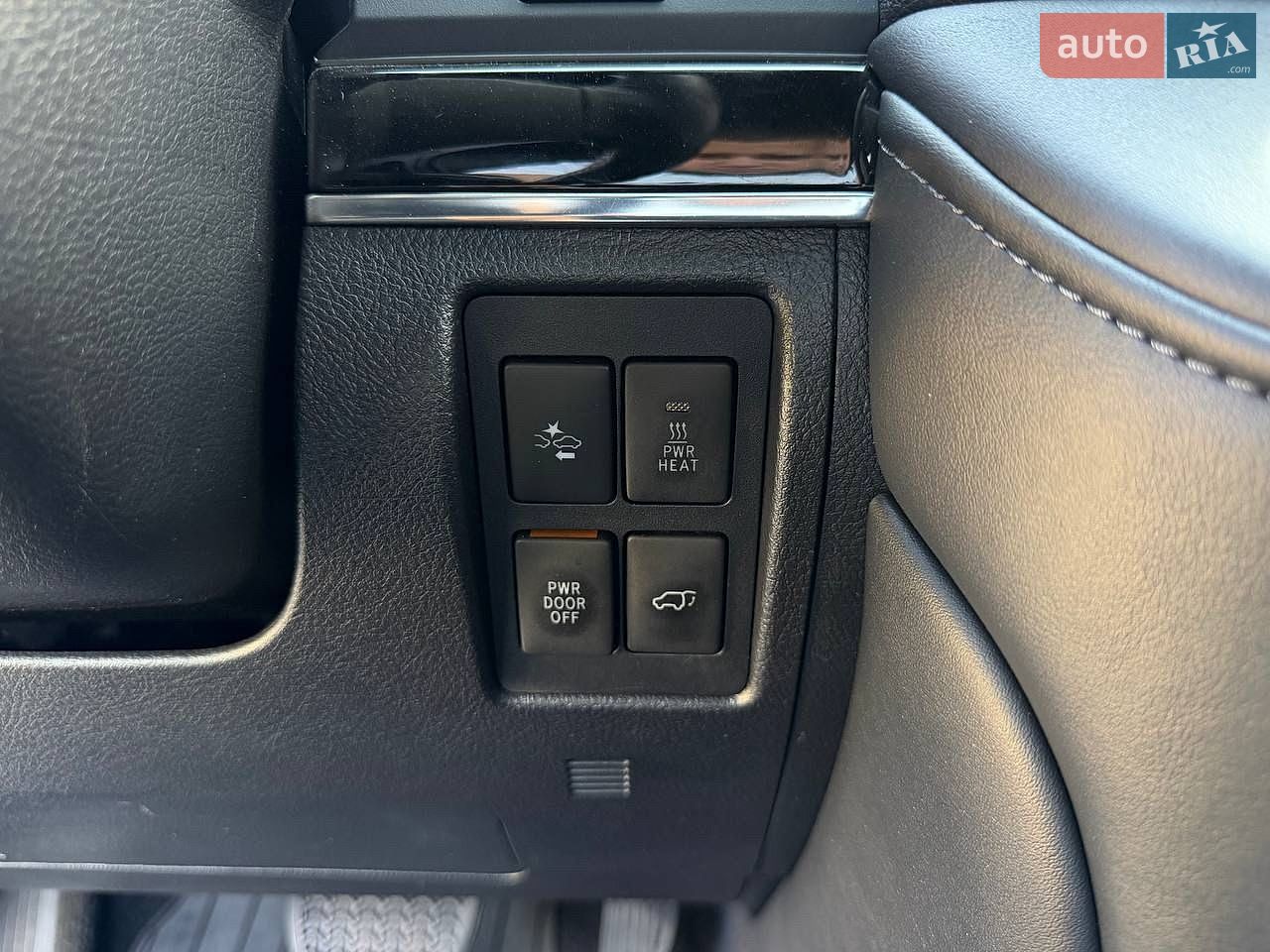 Toyota Land Cruiser 2017 VIN JTMCV02J804231533 фото оголошення 25 з 39