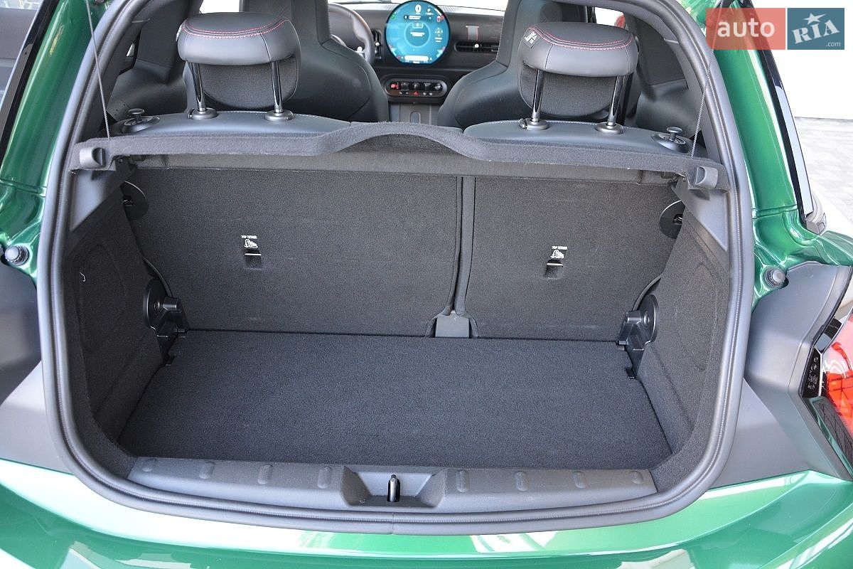 MINI Cooper 2025 VIN WMW31GD0102X46181 фото оголошення 9 з 10
