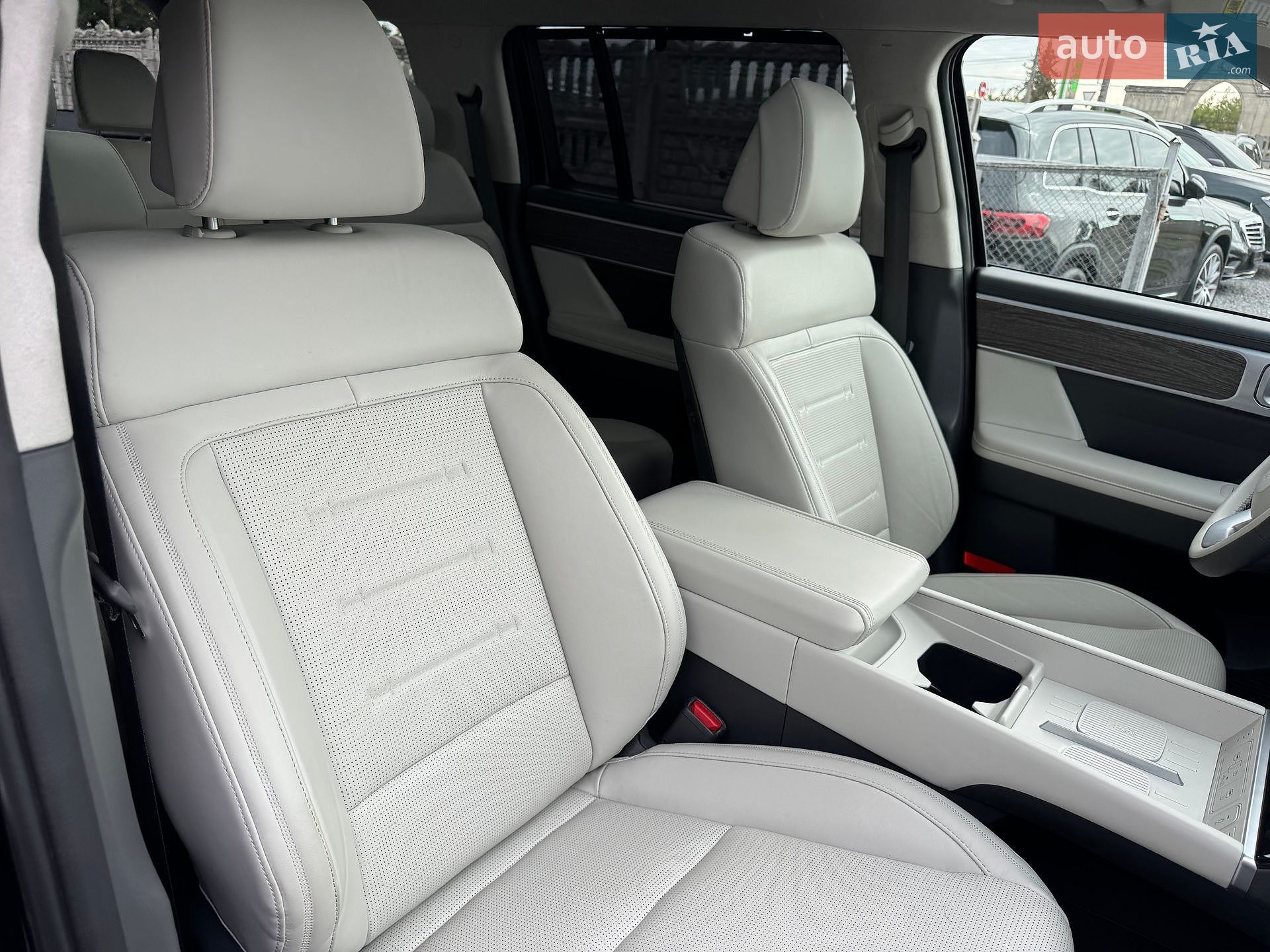Hyundai Santa FE 2024 VIN 5NMP5DG12RH003937 фото оголошення 70 з 190