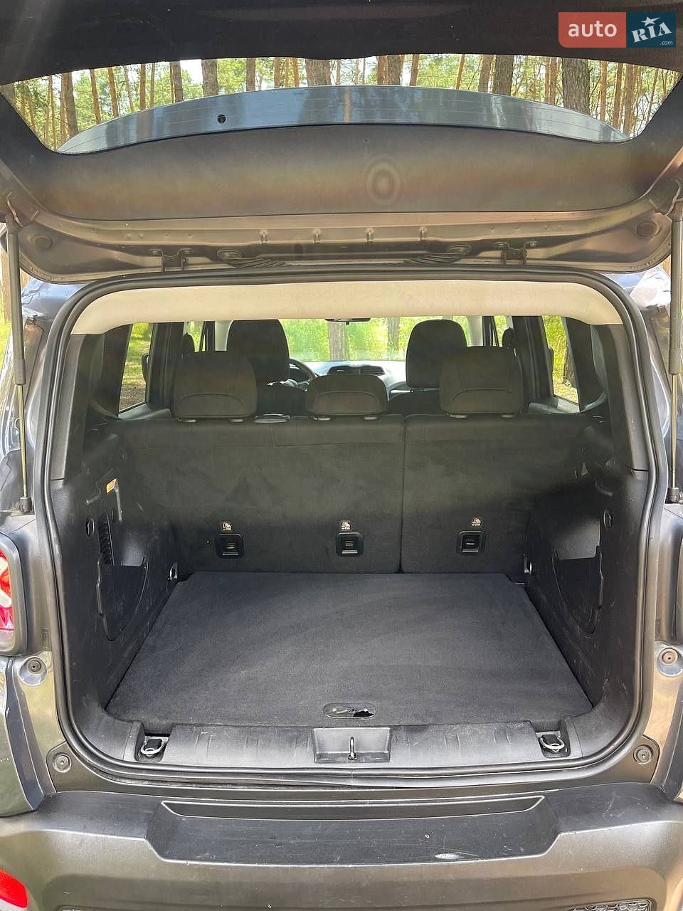 Jeep Renegade 2023 VIN ZACNJDB10PPP27981 фото оголошення 23 з 28
