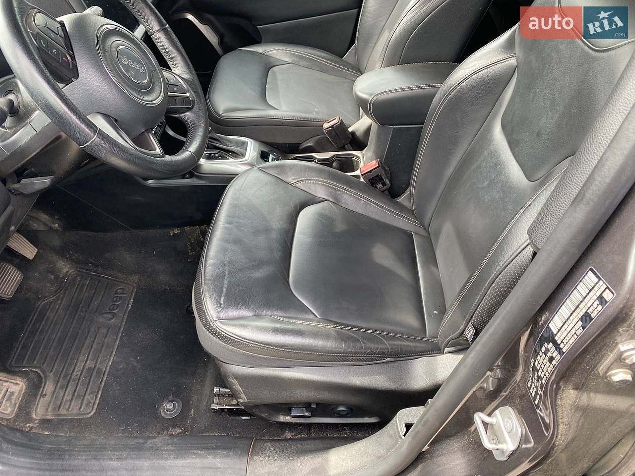 Jeep Renegade 2019 VIN ZACNJBD15KPJ90826 фото оголошення 14 з 19