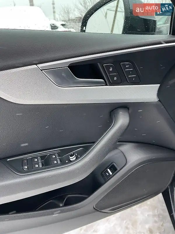 Audi A4 2016 VIN WAUANAF41HN007931 фото оголошення 16 з 18