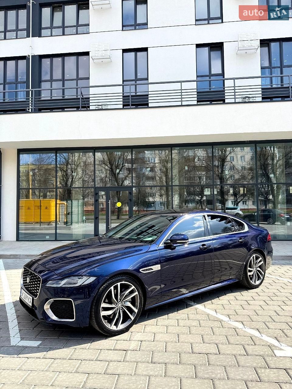 Jaguar XF 2023 VIN SAJBL4GX4RCY93975 фото оголошення 4 з 88