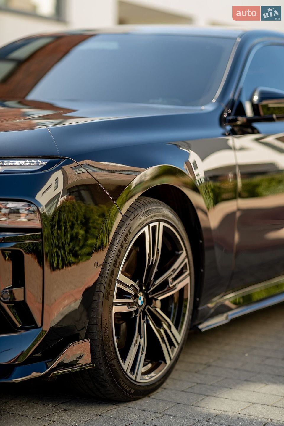 BMW i7 2022 VIN WBY53EJ01PCL76142 фото оголошення 3 з 40