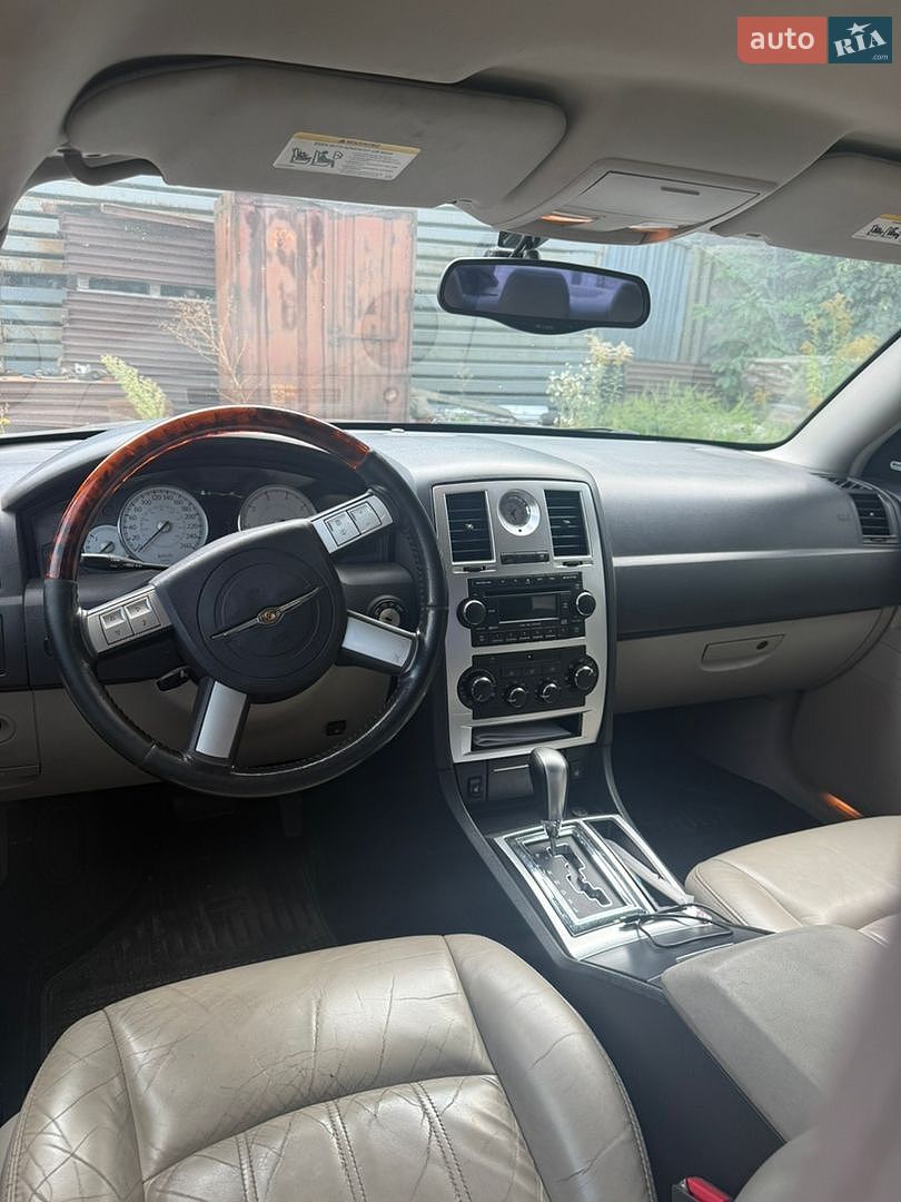 Chrysler 300C 2006 VIN 1C3H8B3R56Y102183 фото оголошення 2 з 6
