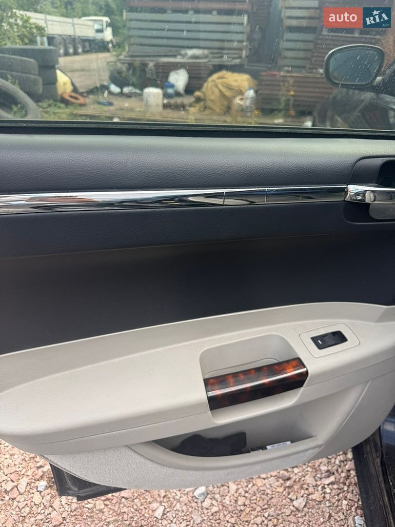 Chrysler 300C 2006 VIN 1C3H8B3R56Y102183 фото оголошення 4 з 6