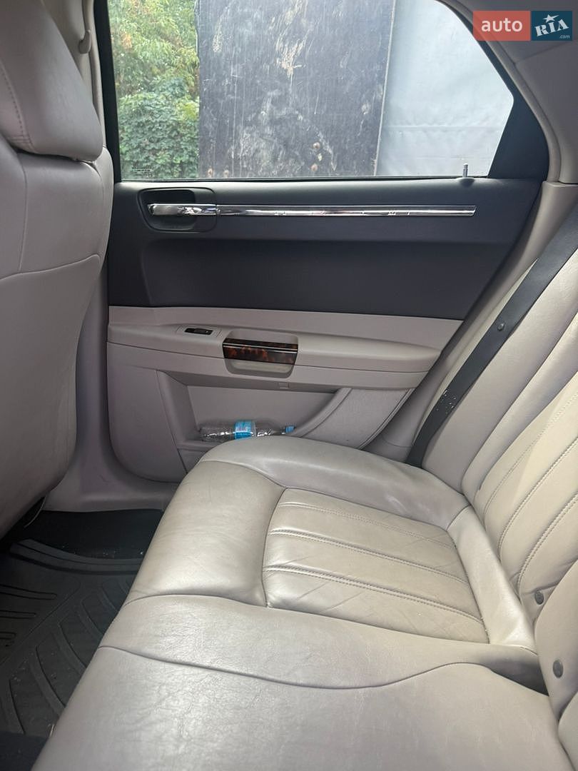 Chrysler 300C 2006 VIN 1C3H8B3R56Y102183 фото оголошення 5 з 6
