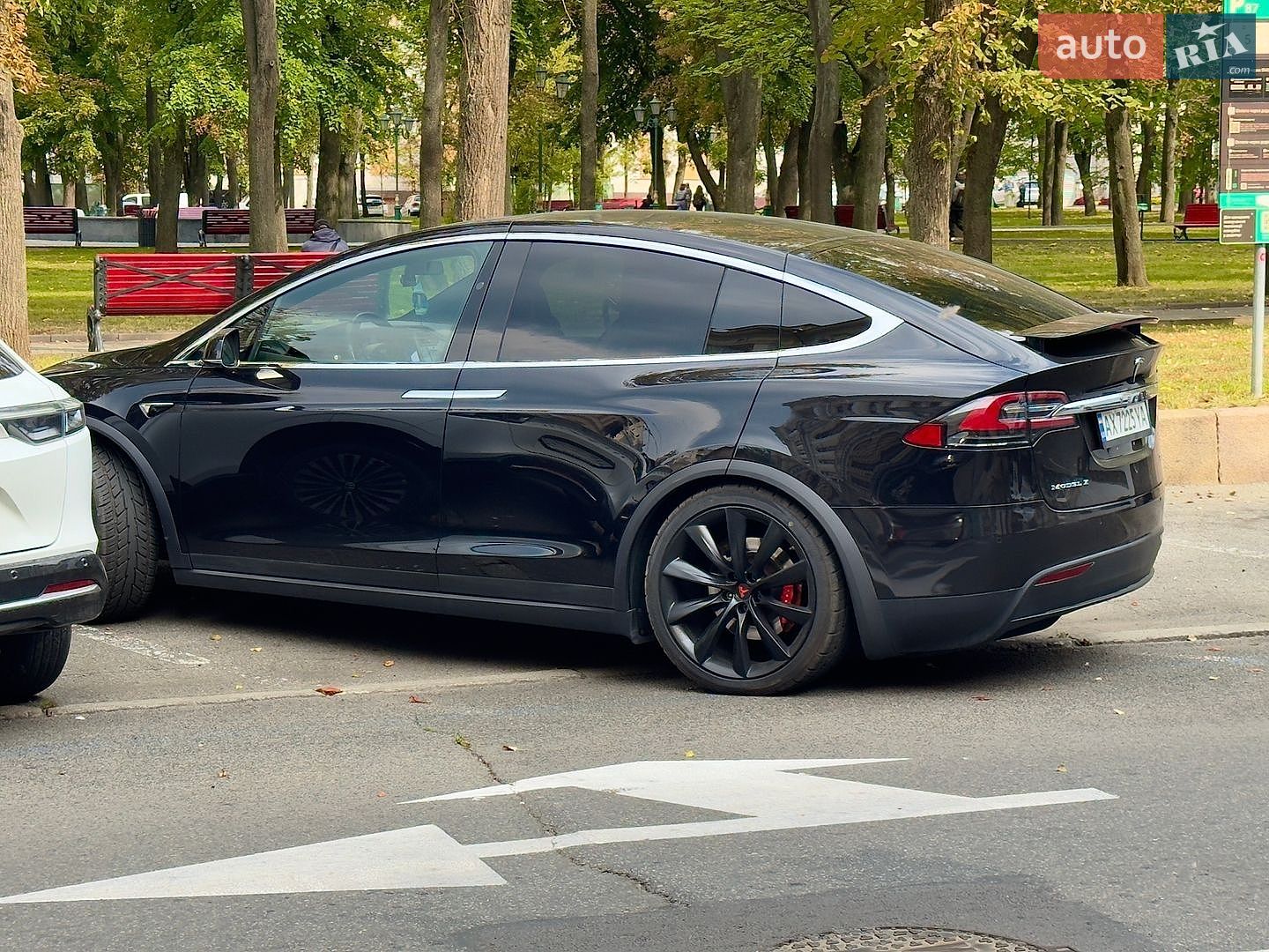 Tesla Model X 2018 VIN 5YJXCBE40JF106271 фото оголошення 11 з 47