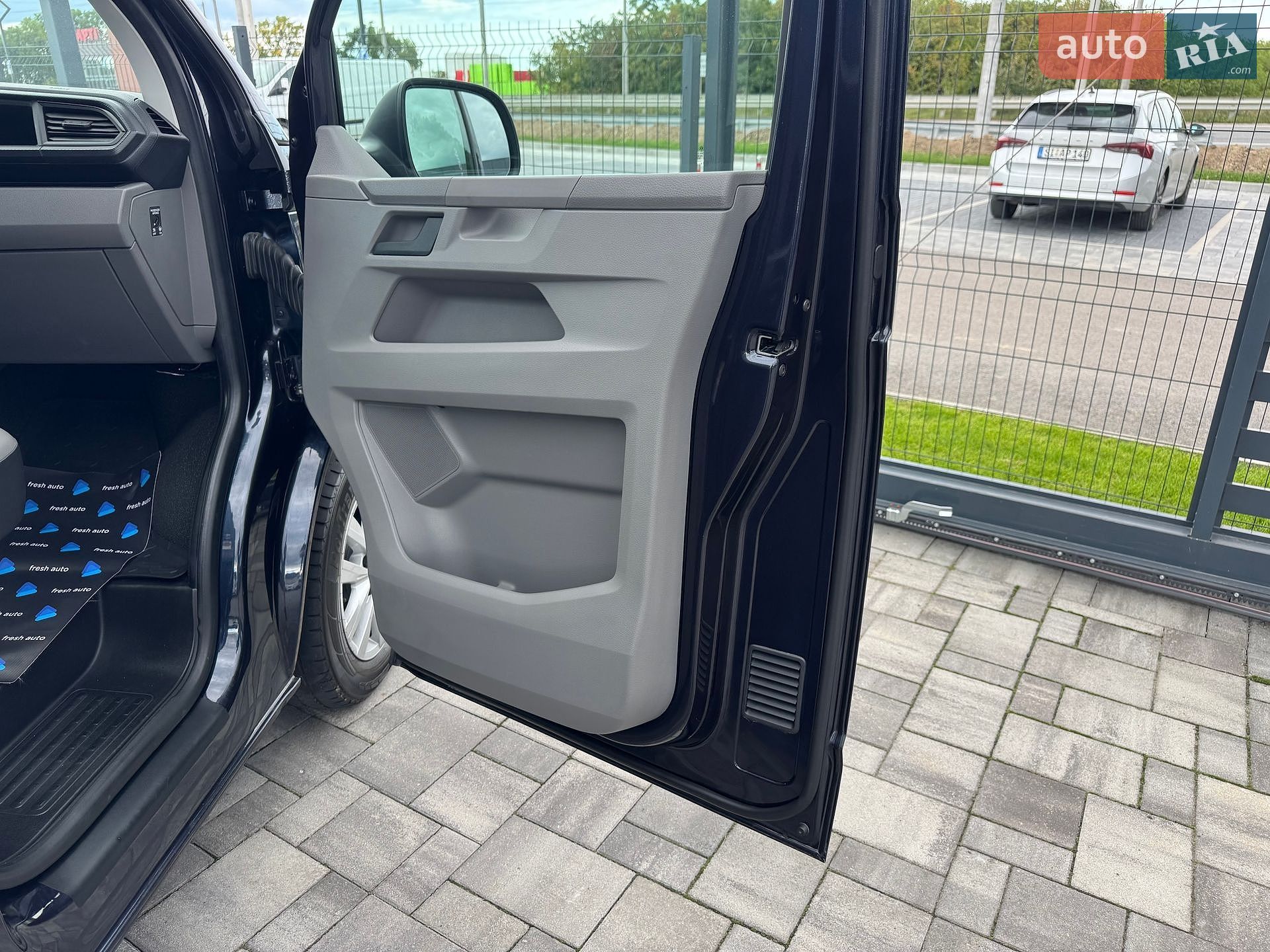Volkswagen Transporter 2020 VIN WV1ZZZ7HZLH017140 фото оголошення 29 з 32