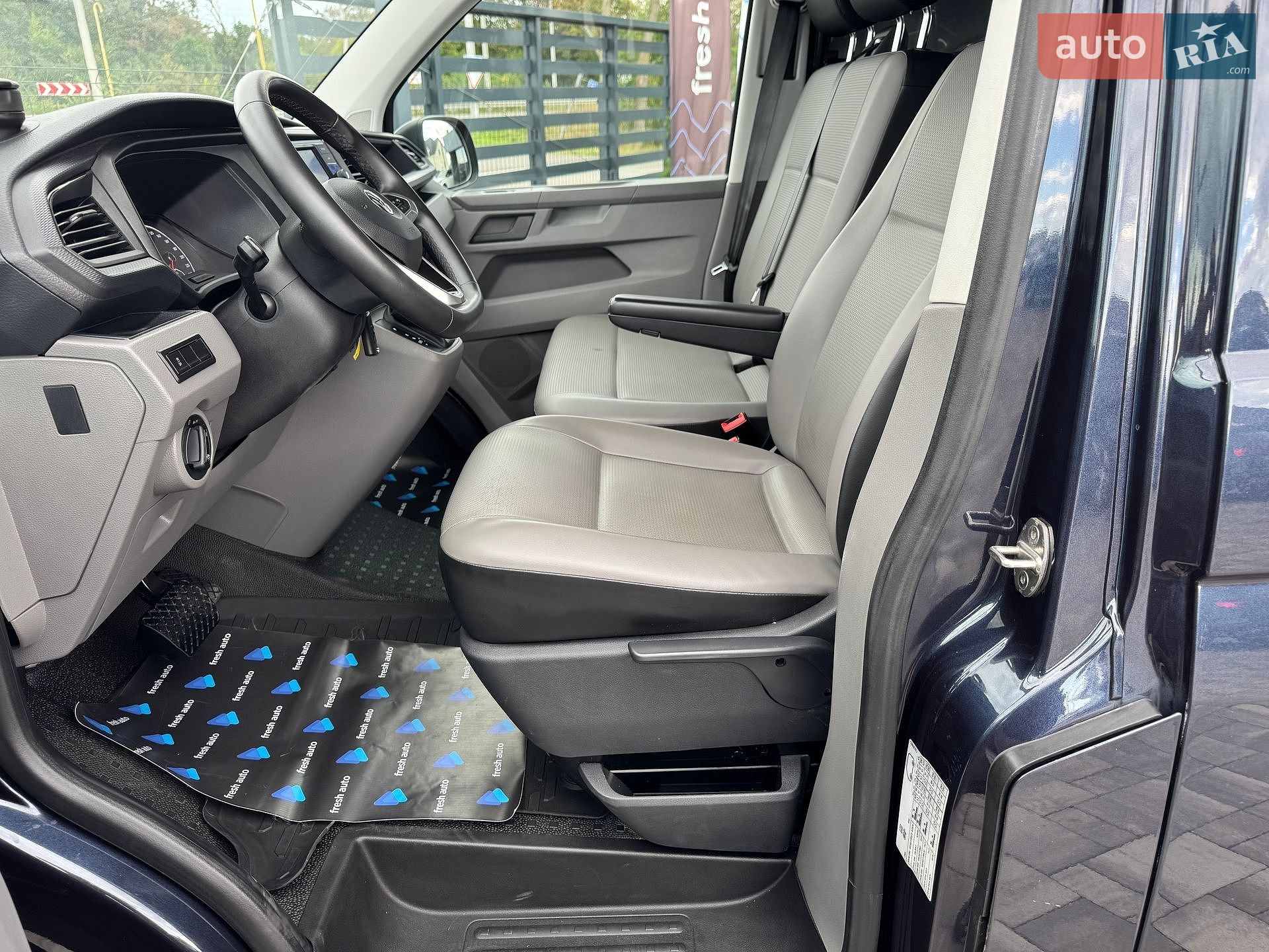 Volkswagen Transporter 2020 VIN WV1ZZZ7HZLH017140 фото оголошення 4 з 32