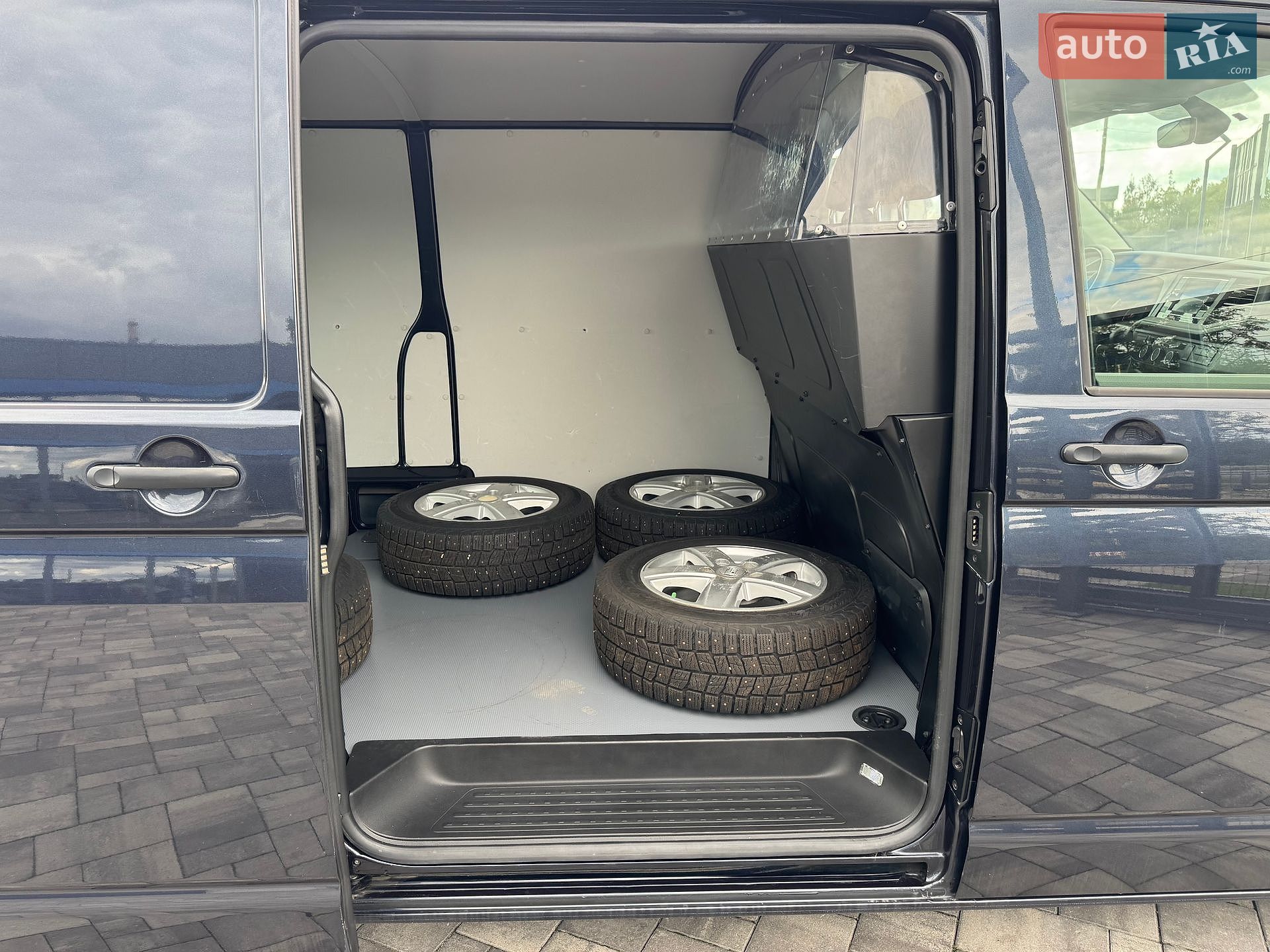Volkswagen Transporter 2020 VIN WV1ZZZ7HZLH017140 фото оголошення 27 з 32