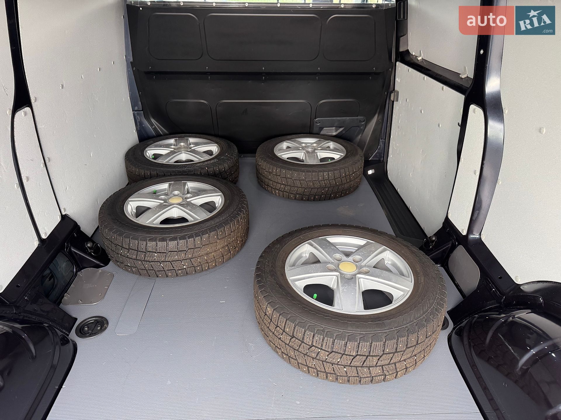 Volkswagen Transporter 2020 VIN WV1ZZZ7HZLH017140 фото оголошення 5 з 32