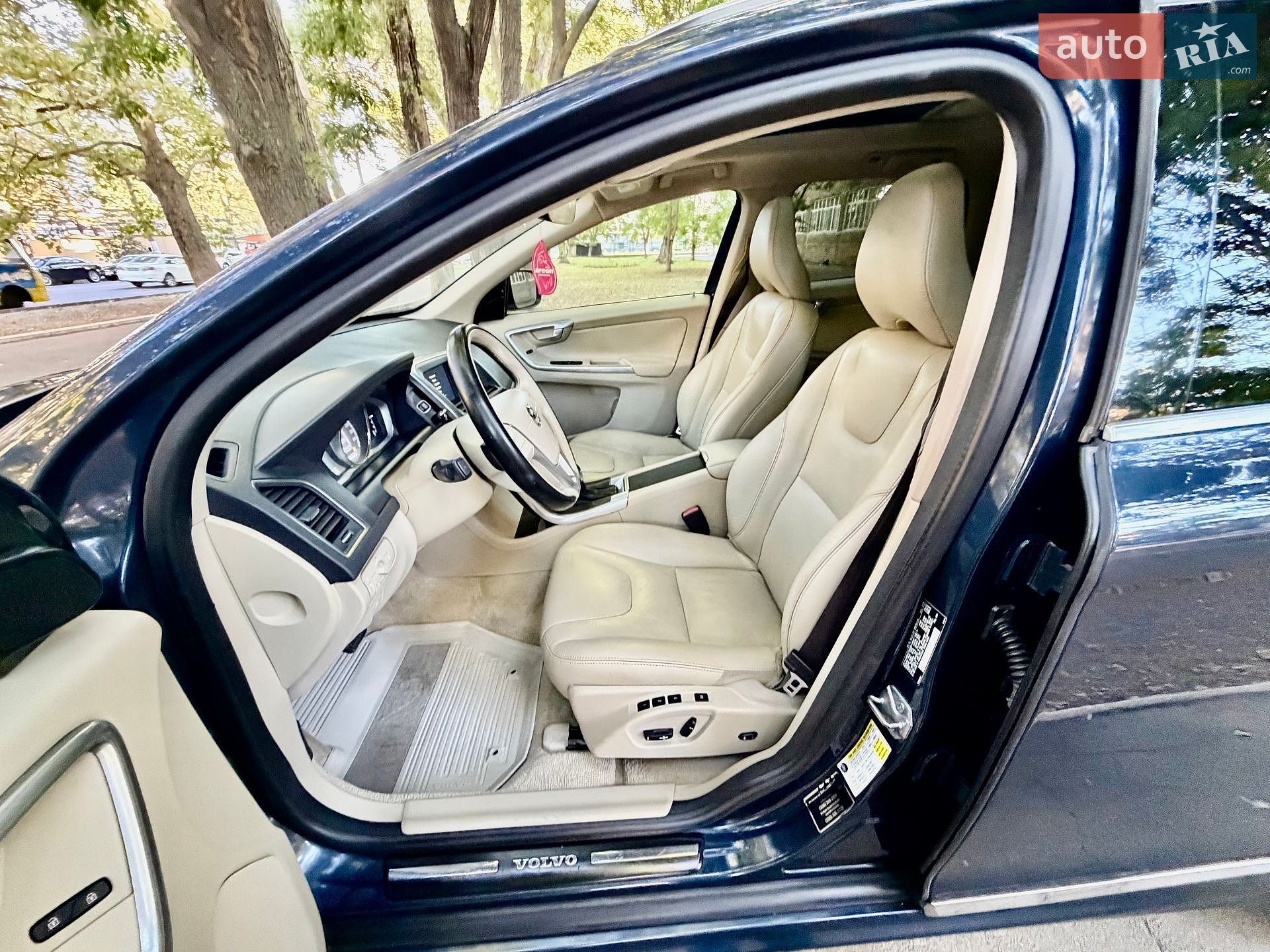Volvo XC60 2014 VIN YV440MDK7F2649325 фото оголошення 18 з 67