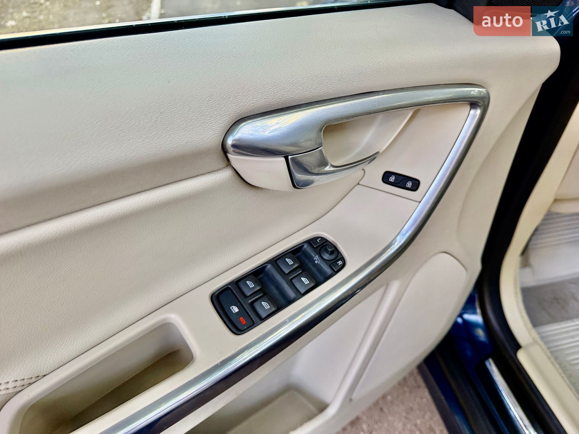 Volvo XC60 2014 VIN YV440MDK7F2649325 фото оголошення 19 з 67