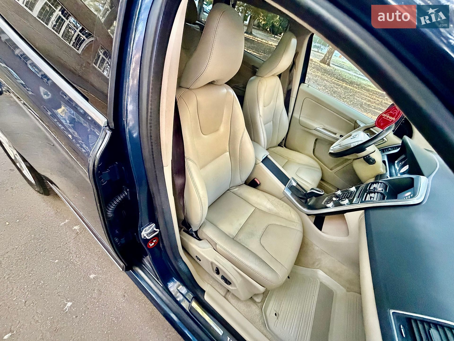 Volvo XC60 2014 VIN YV440MDK7F2649325 фото оголошення 32 з 67