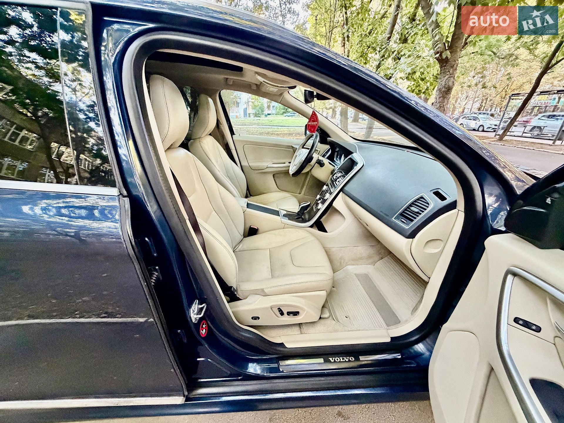 Volvo XC60 2014 VIN YV440MDK7F2649325 фото оголошення 33 з 67