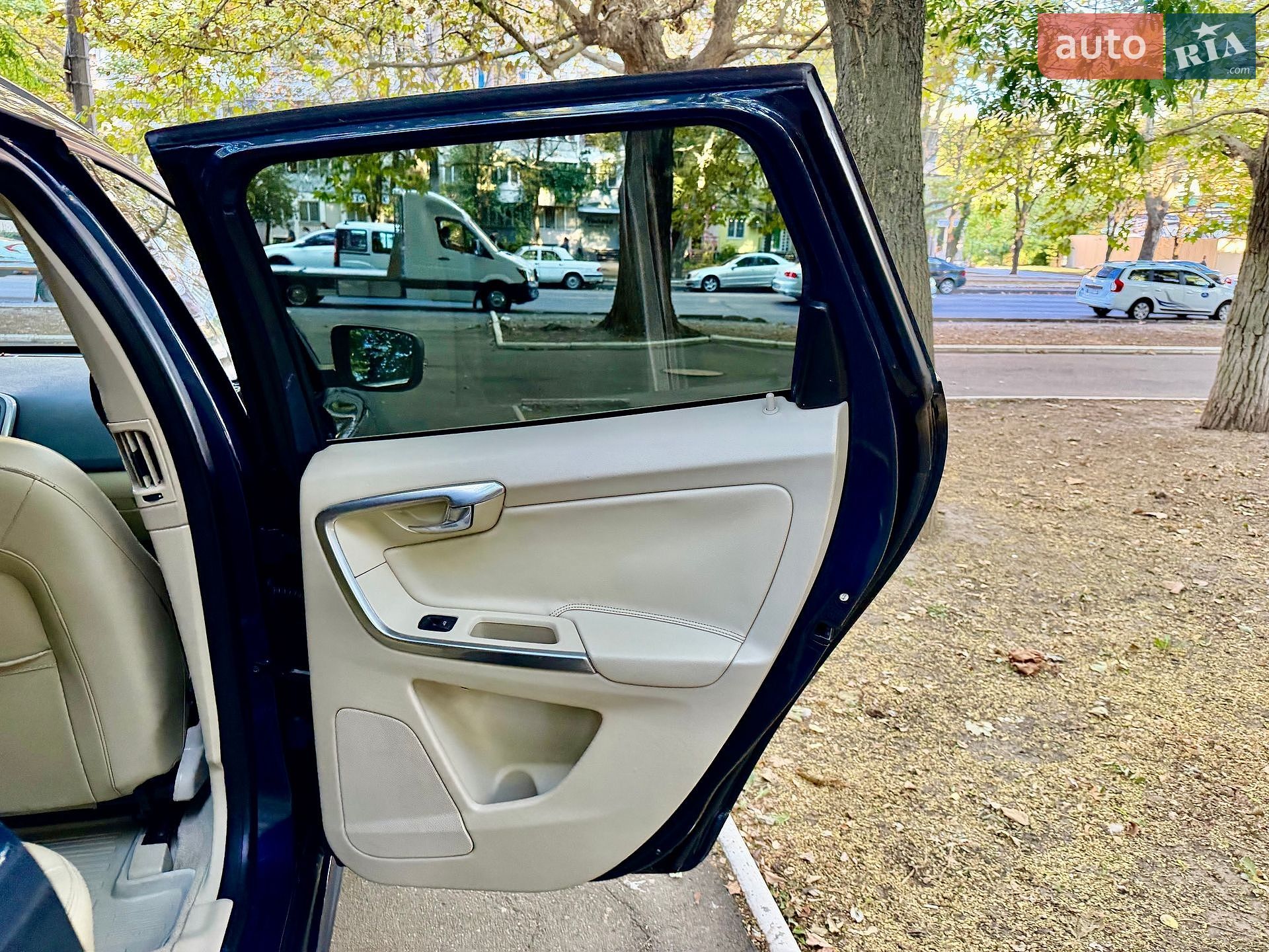 Volvo XC60 2014 VIN YV440MDK7F2649325 фото оголошення 42 з 67