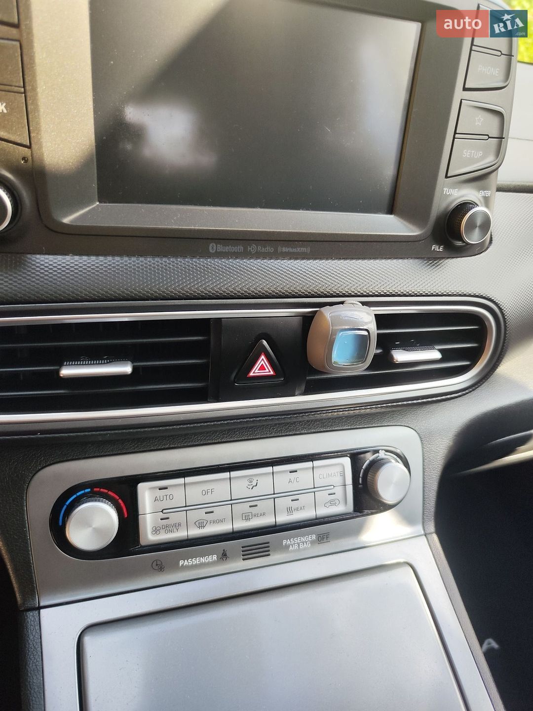 Hyundai Kona Electric 2020 VIN KM8K33AGXMU121920 фото оголошення 19 з 42