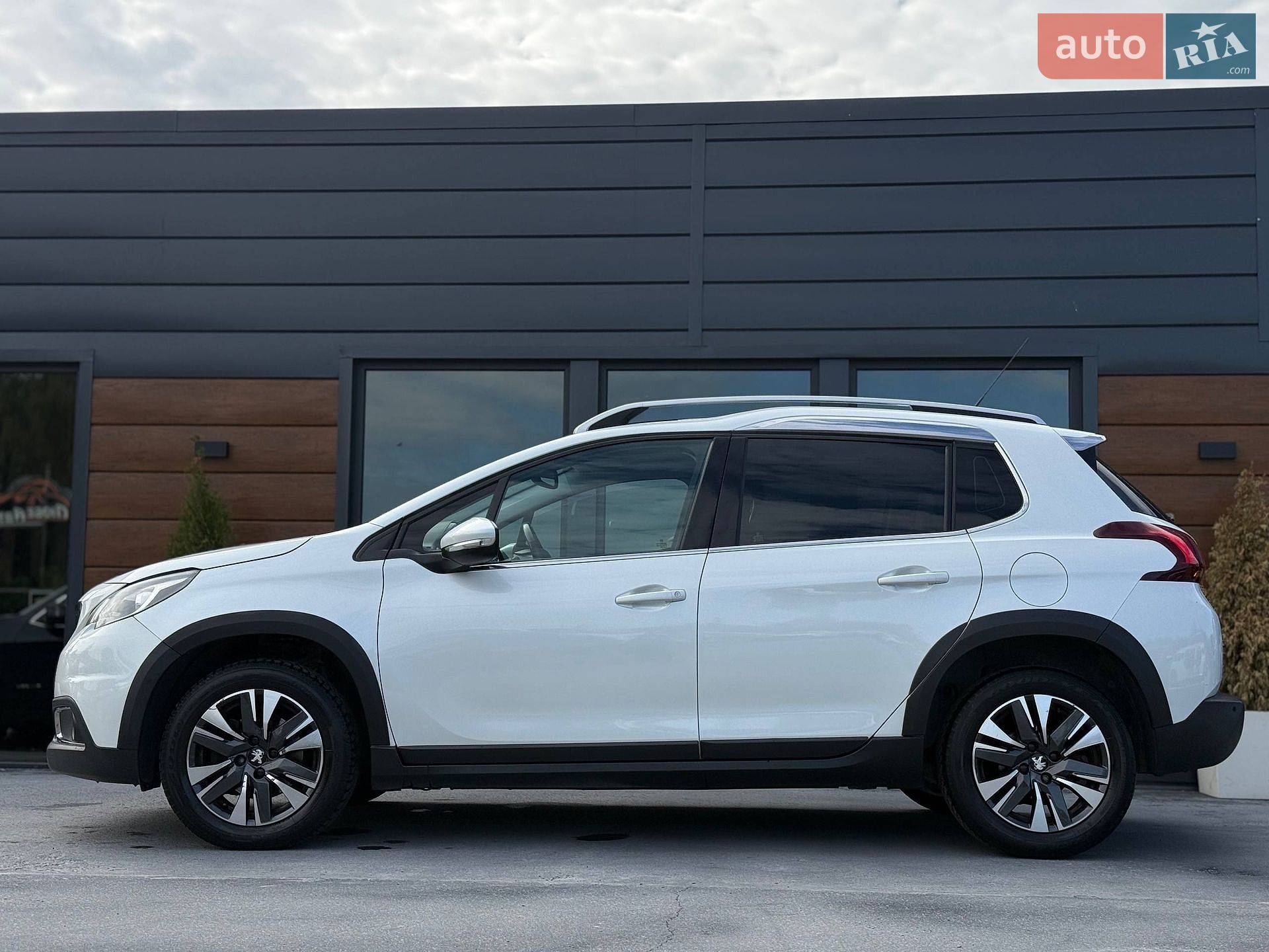 Peugeot 2008 2016 VIN VF3CUHNZTGY132160 фото оголошення 12 з 64