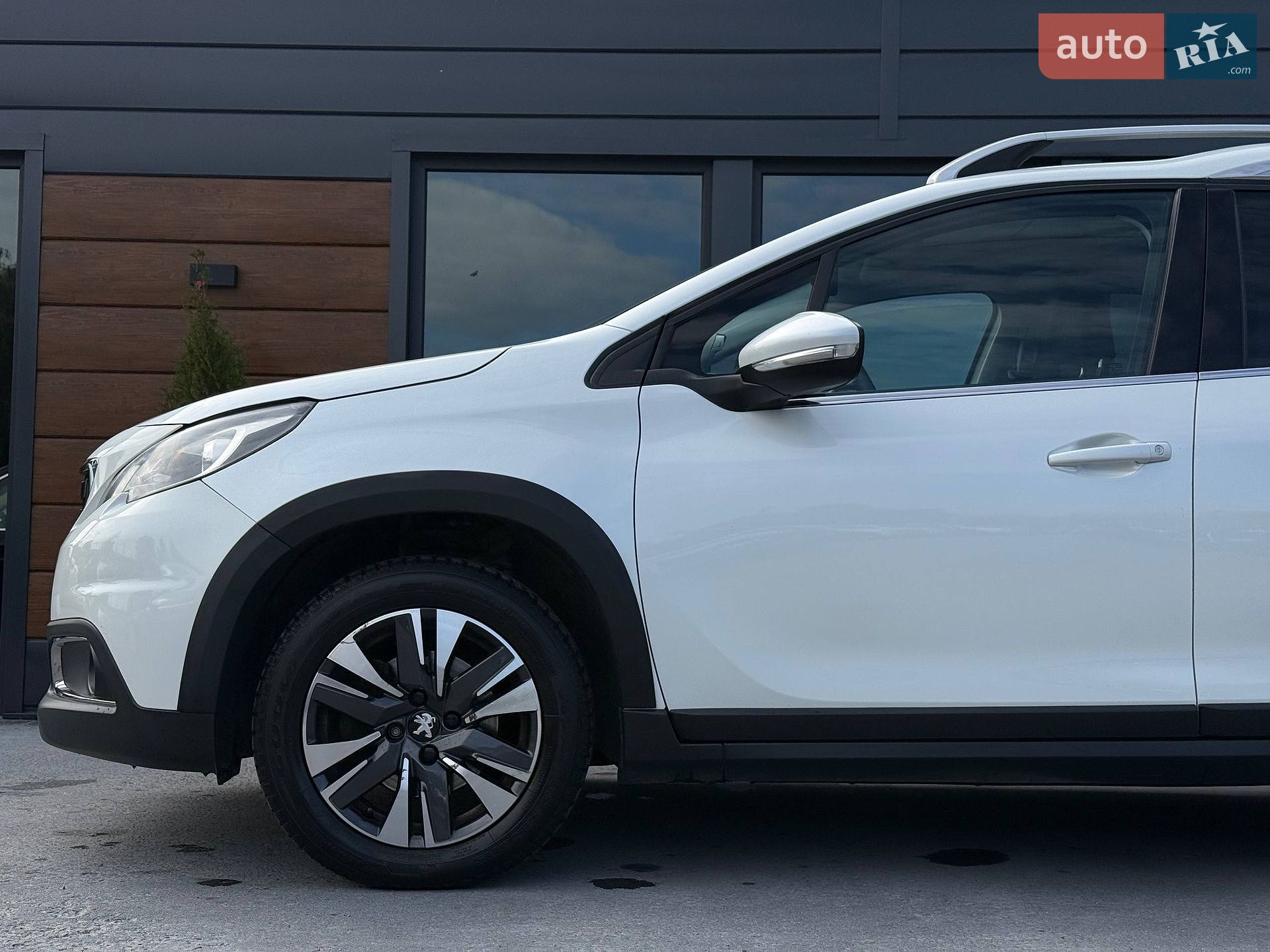 Peugeot 2008 2016 VIN VF3CUHNZTGY132160 фото оголошення 13 з 64