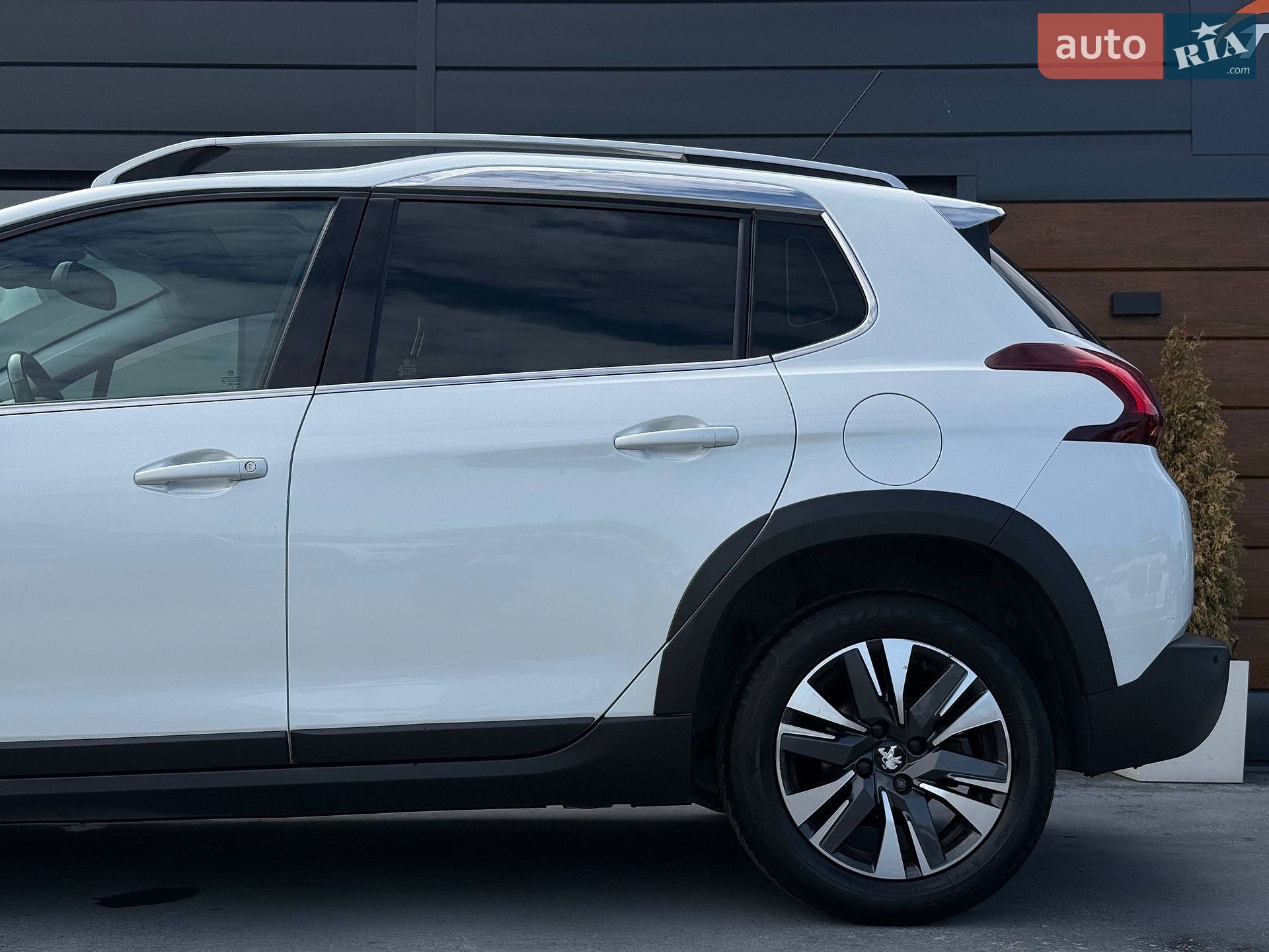 Peugeot 2008 2016 VIN VF3CUHNZTGY132160 фото оголошення 14 з 64