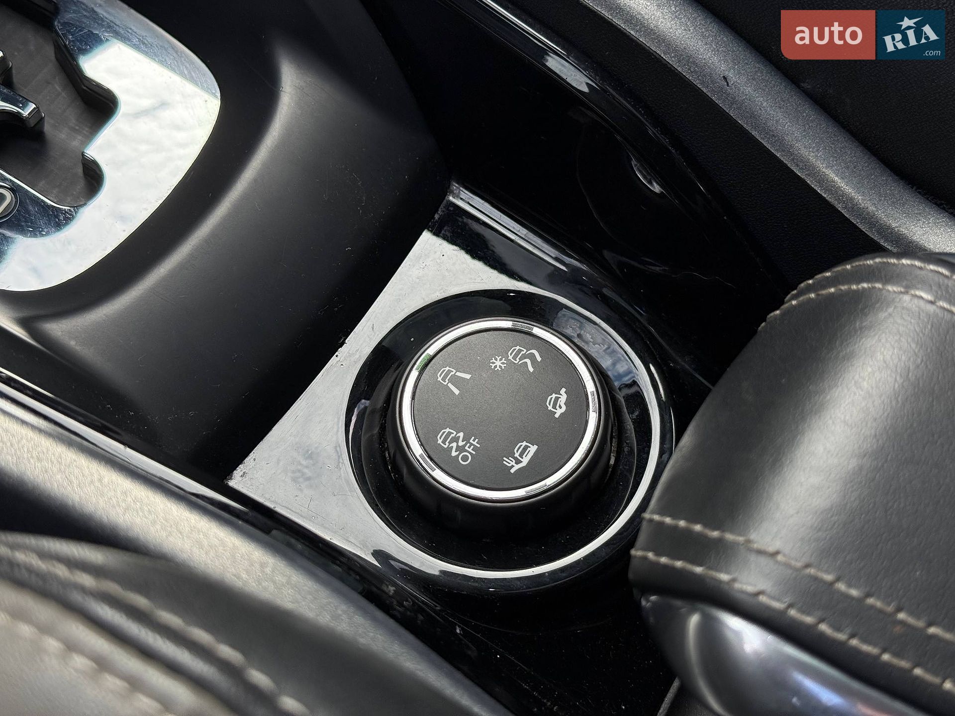 Peugeot 2008 2016 VIN VF3CUHNZTGY132160 фото оголошення 33 з 64