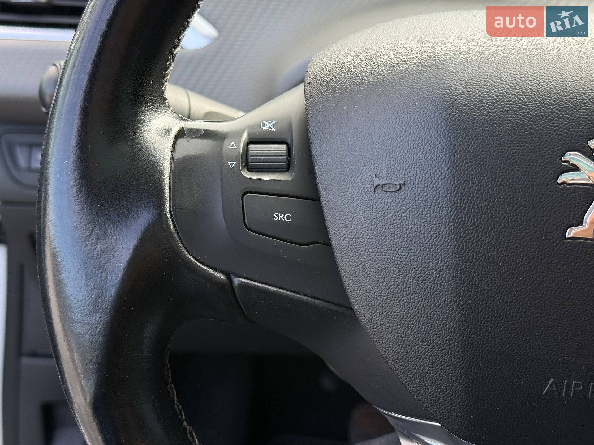 Peugeot 2008 2016 VIN VF3CUHNZTGY132160 фото оголошення 37 з 64