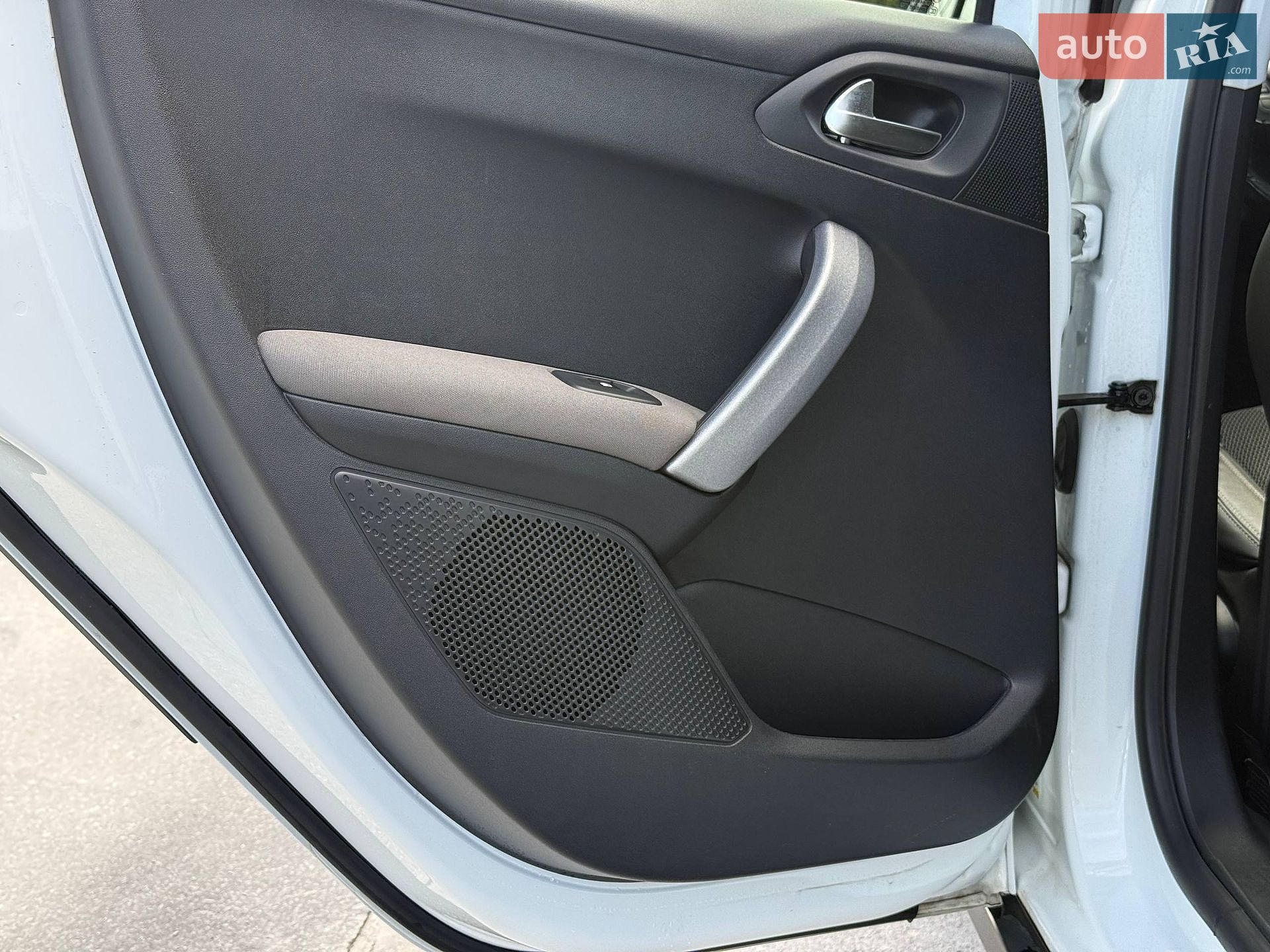 Peugeot 2008 2016 VIN VF3CUHNZTGY132160 фото оголошення 42 з 64