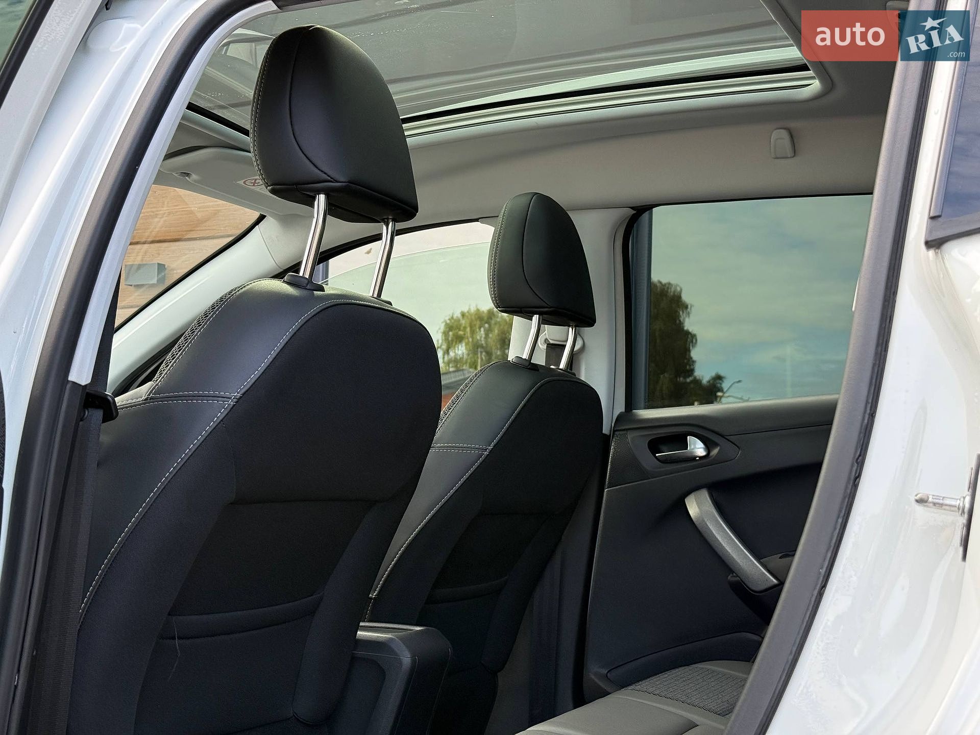 Peugeot 2008 2016 VIN VF3CUHNZTGY132160 фото оголошення 44 з 64