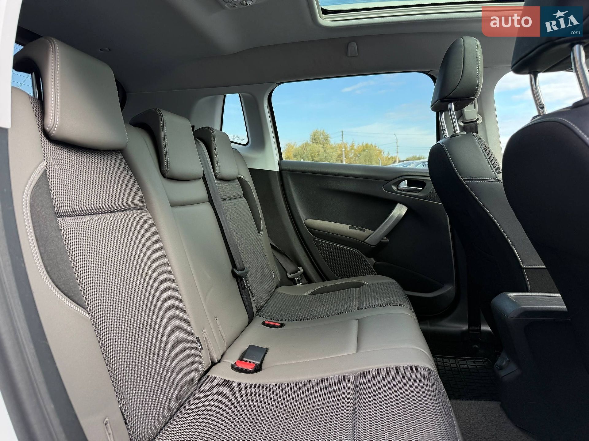 Peugeot 2008 2016 VIN VF3CUHNZTGY132160 фото оголошення 49 з 64