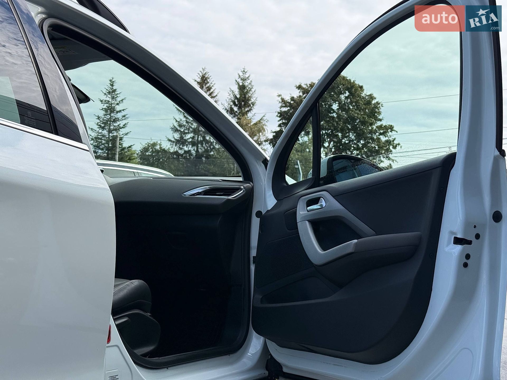 Peugeot 2008 2016 VIN VF3CUHNZTGY132160 фото оголошення 54 з 64