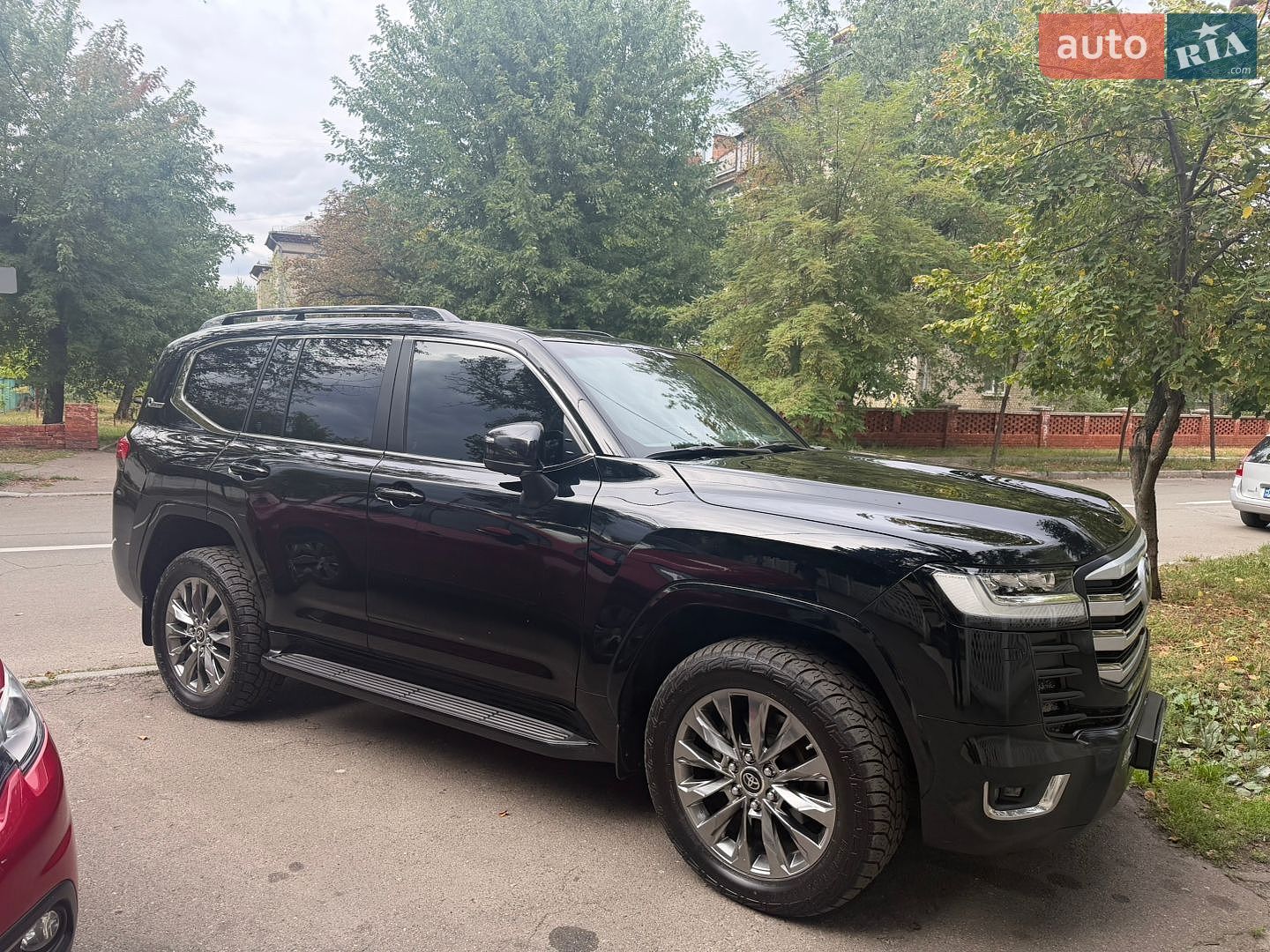 Toyota Land Cruiser 2022 VIN JTMAAABUS04014481 фото оголошення 4 з 26
