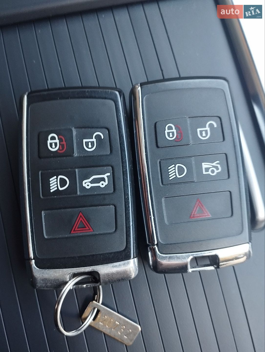 Jaguar XF 2023 VIN SAJBL4GX4RCY93975 фото оголошення 2 з 88