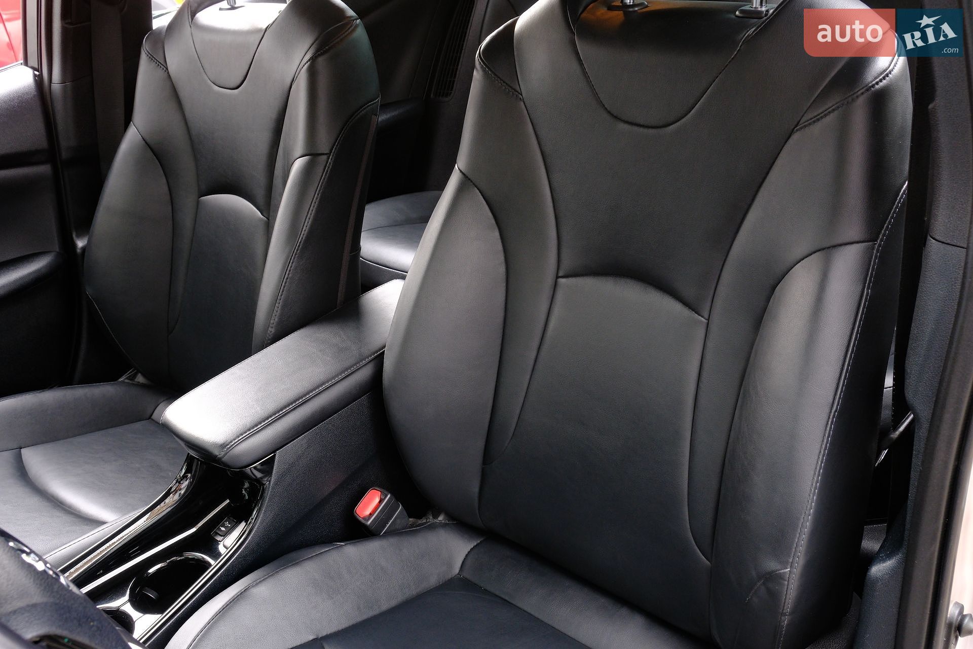 Toyota Prius 2019 VIN JTDKARFP7K3113864 фото оголошення 28 з 43