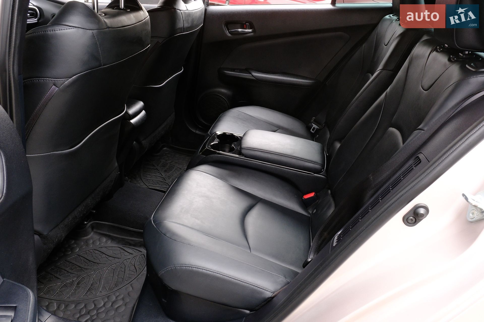 Toyota Prius 2019 VIN JTDKARFP7K3113864 фото оголошення 31 з 43