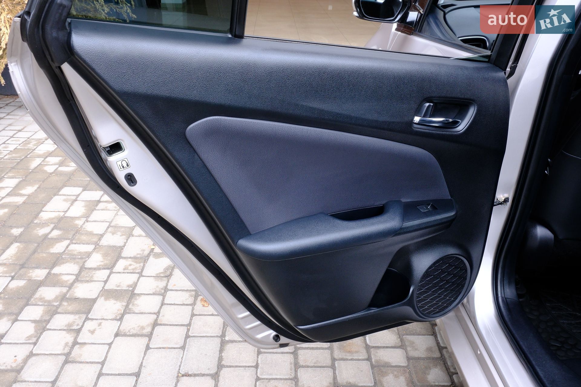 Toyota Prius 2019 VIN JTDKARFP7K3113864 фото оголошення 34 з 43