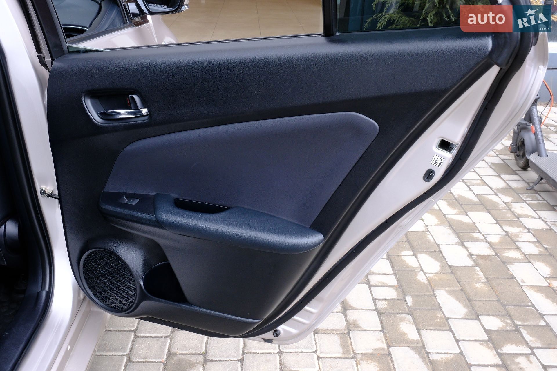Toyota Prius 2019 VIN JTDKARFP7K3113864 фото оголошення 38 з 43