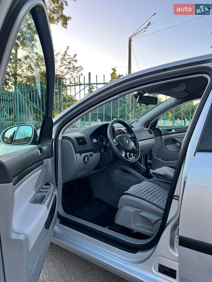 Volkswagen Golf 2004 VIN WVWZZZ1KZ5B038417 фото оголошення 10 з 26