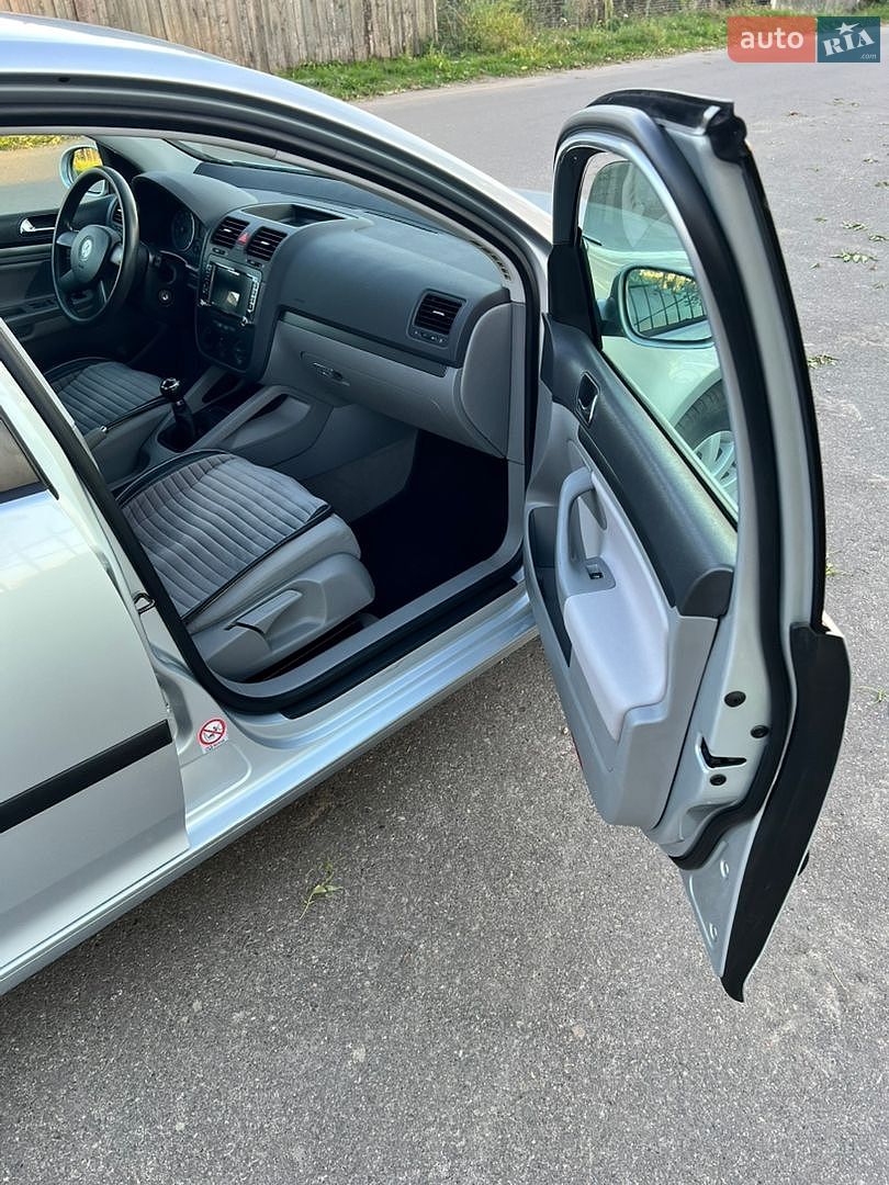 Volkswagen Golf 2004 VIN WVWZZZ1KZ5B038417 фото оголошення 13 з 26