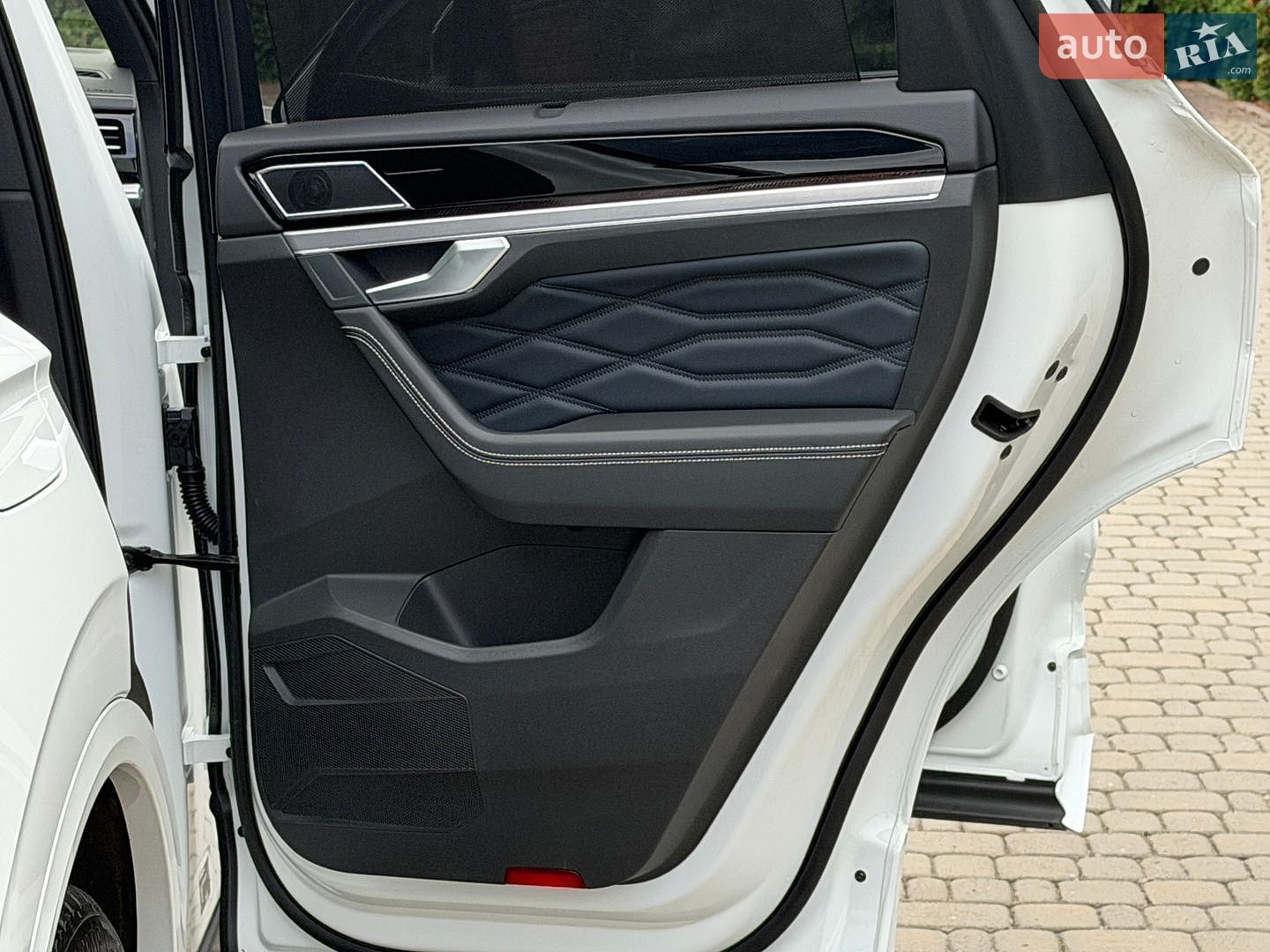 Volkswagen Touareg 2024 VIN WVGZZZCR0RD015675 фото оголошення 57 з 112