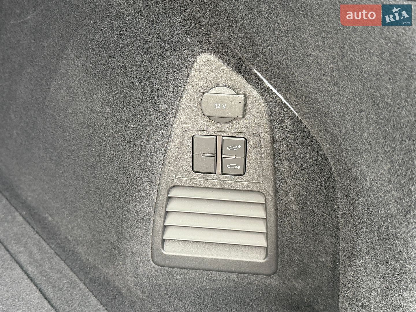 Volkswagen Touareg 2024 VIN WVGZZZCR0RD015675 фото оголошення 60 з 112
