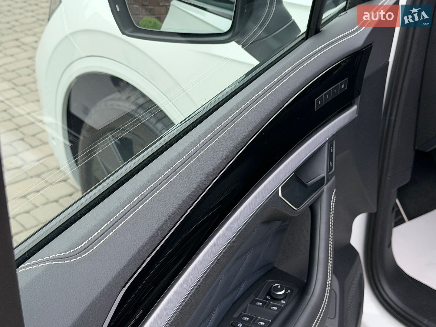 Volkswagen Touareg 2024 VIN WVGZZZCR0RD015675 фото оголошення 76 з 112