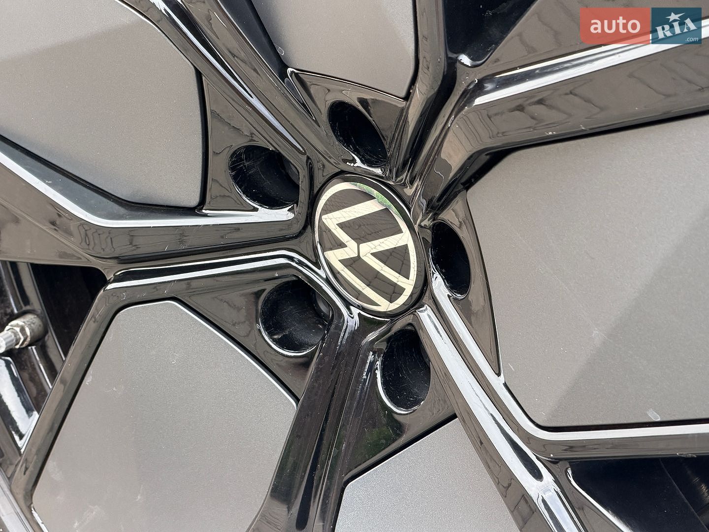 Volkswagen Touareg 2024 VIN WVGZZZCR0RD015675 фото оголошення 80 з 112