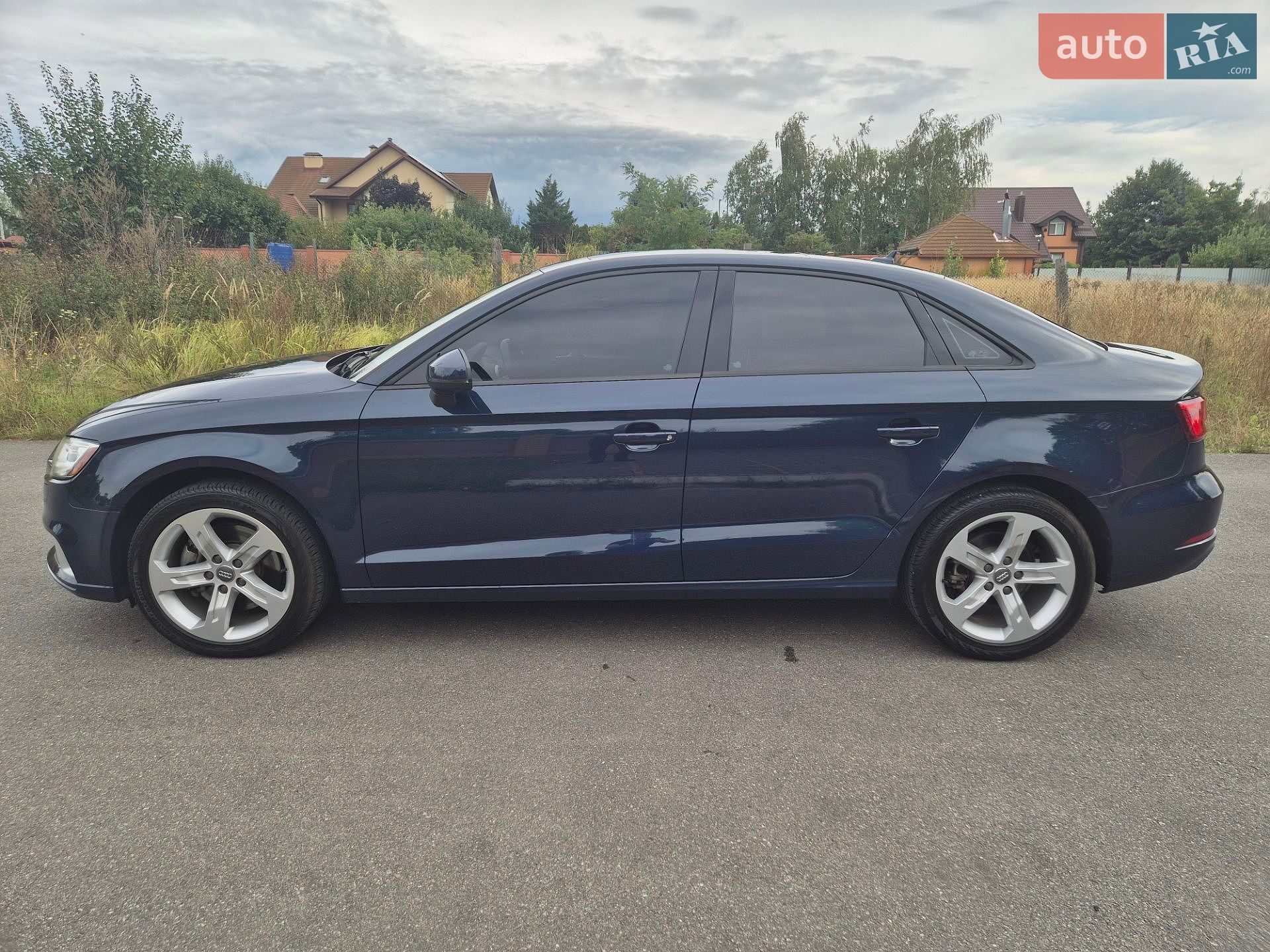 Audi A3 2017 VIN WAUAUGFFXJ1030371 фото оголошення 5 з 29