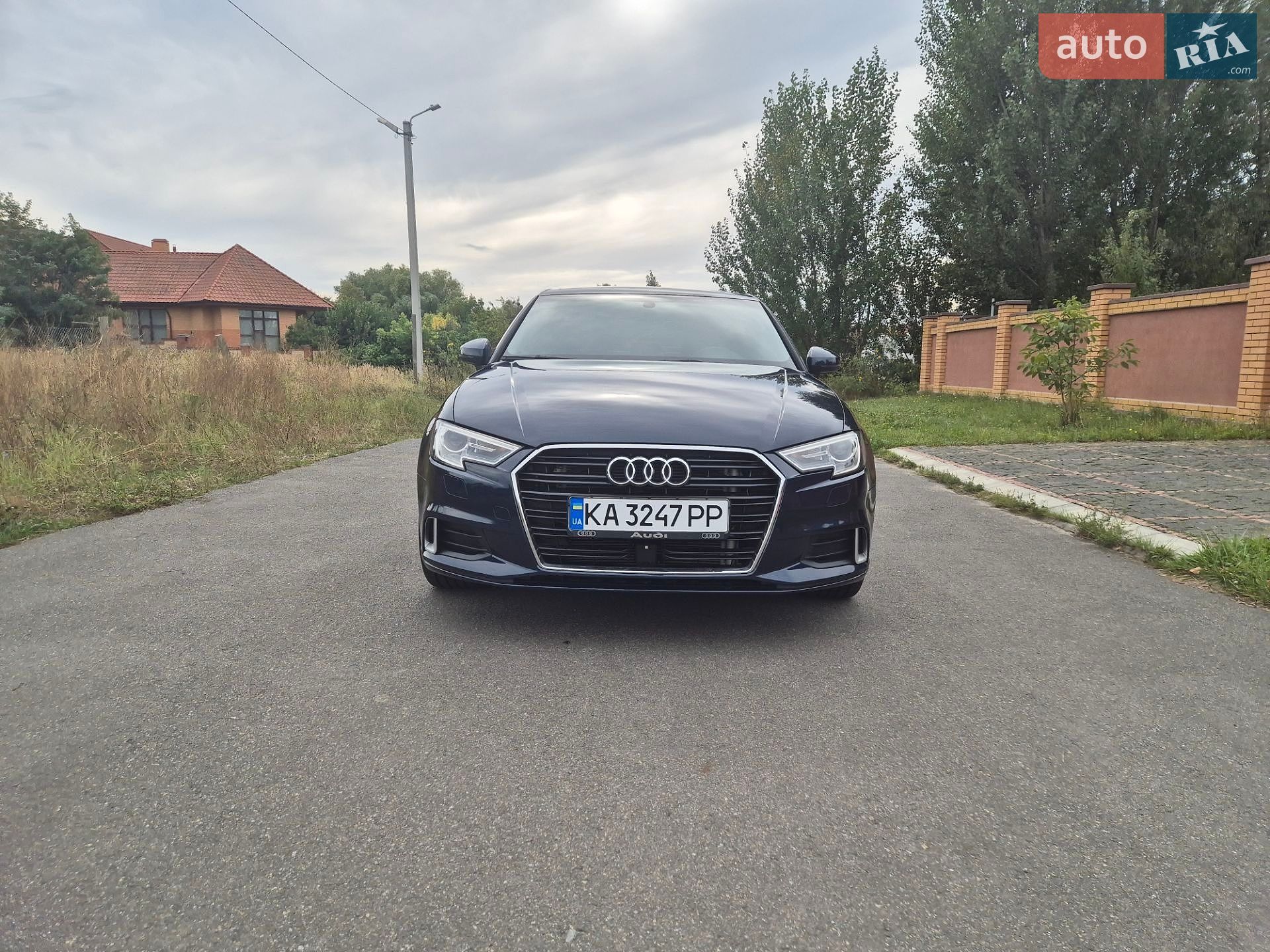 Audi A3 2017 VIN WAUAUGFFXJ1030371 фото оголошення 2 з 29