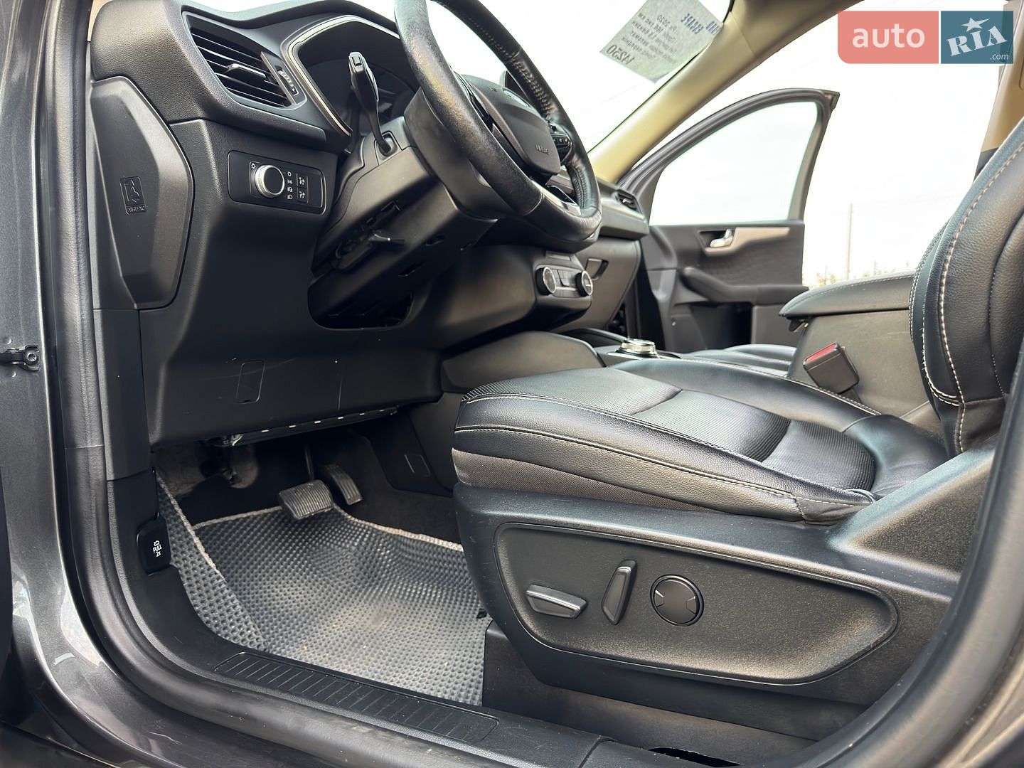 Ford Escape 2020 VIN 1FMCU0G62LUC39893 фото оголошення 24 з 46