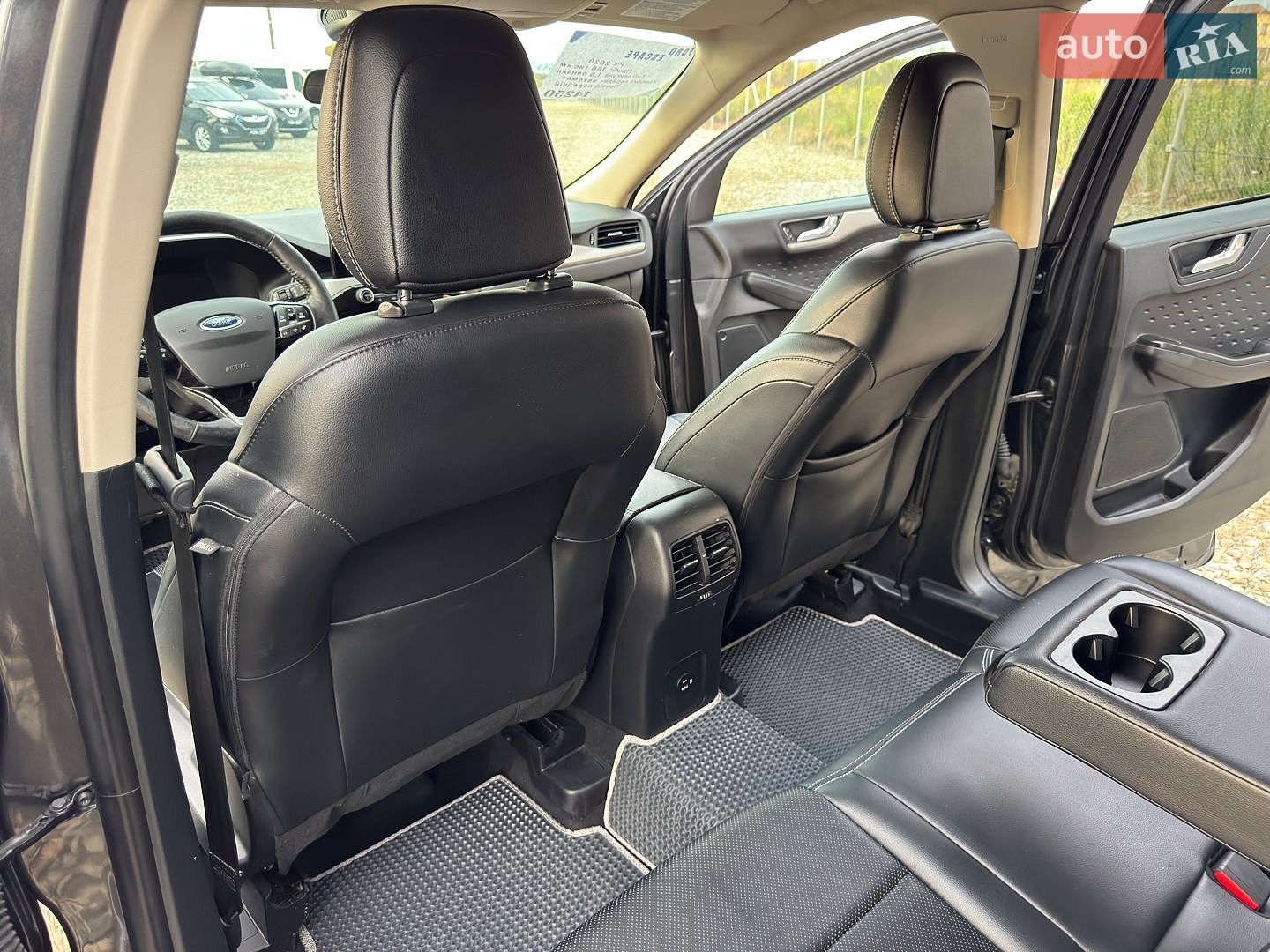 Ford Escape 2020 VIN 1FMCU0G62LUC39893 фото оголошення 26 з 46