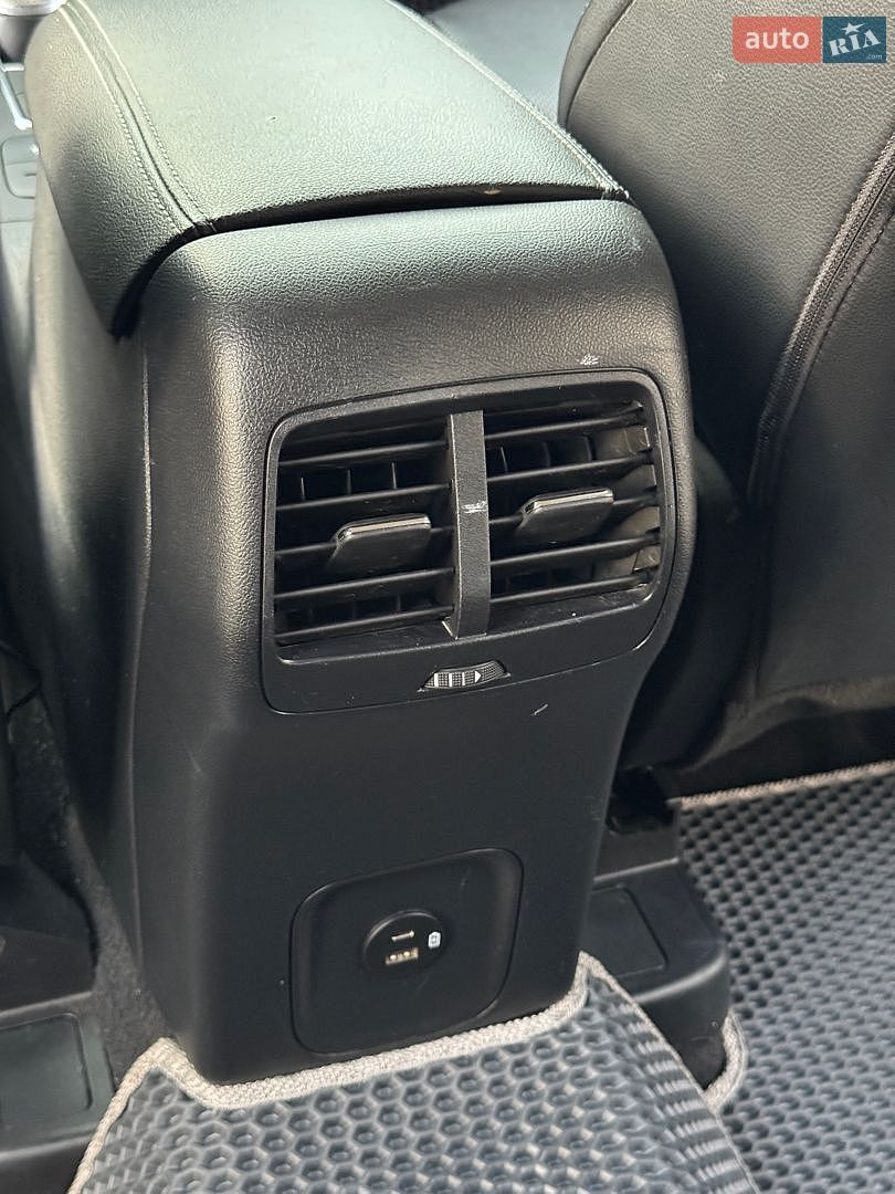Ford Escape 2020 VIN 1FMCU0G62LUC39893 фото оголошення 28 з 46