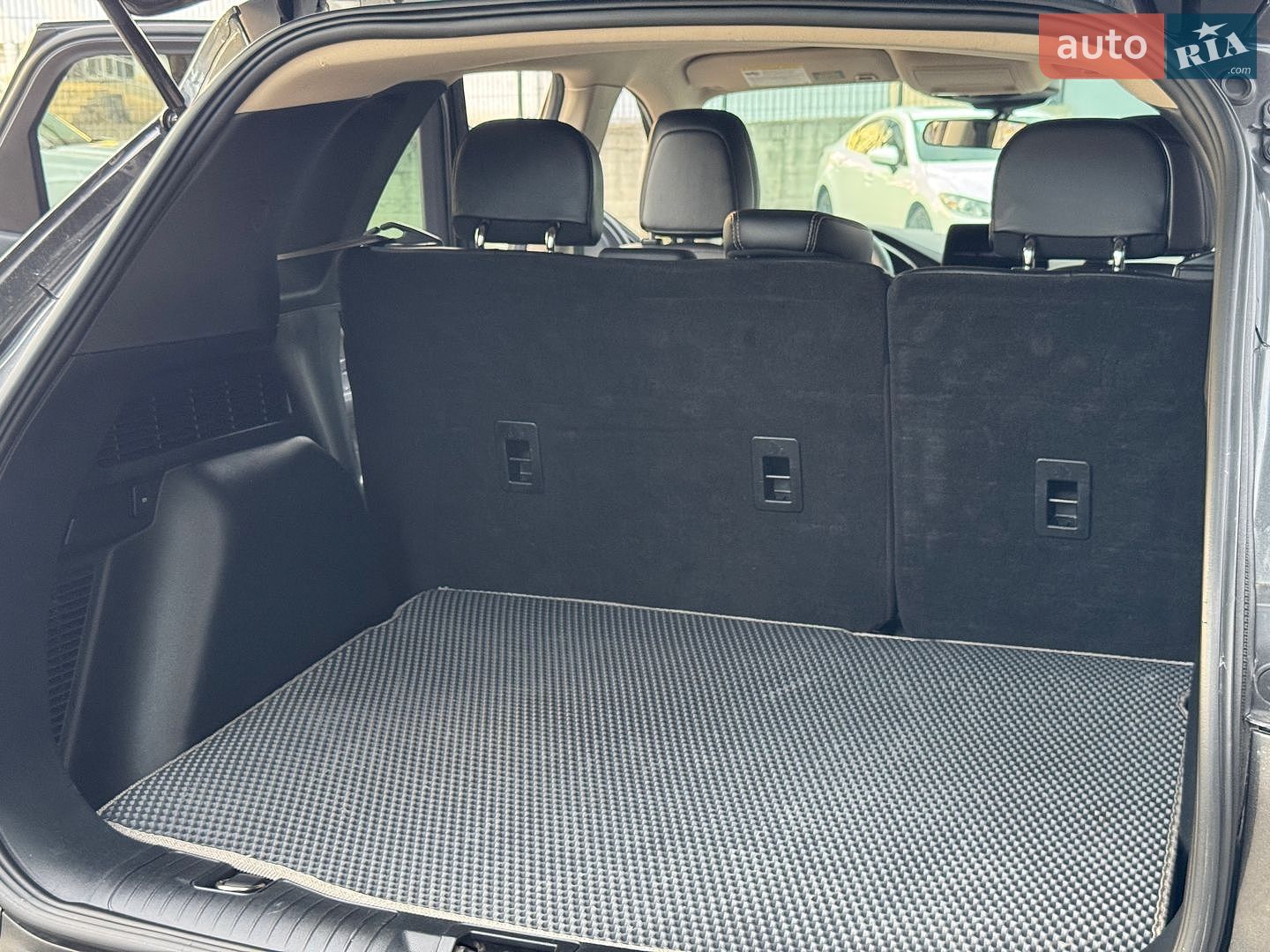 Ford Escape 2020 VIN 1FMCU0G62LUC39893 фото оголошення 30 з 46