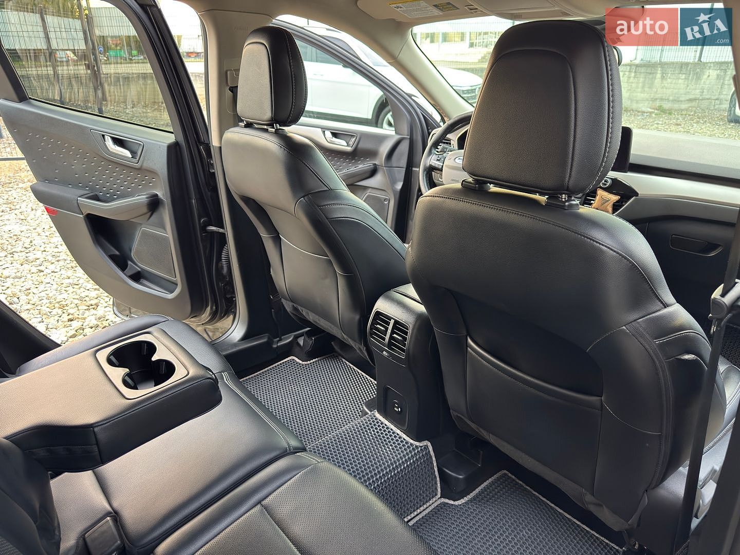 Ford Escape 2020 VIN 1FMCU0G62LUC39893 фото оголошення 32 з 46
